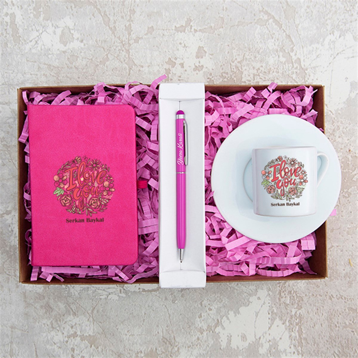 Kişiye Özel Defter Fincan ve Kalem Seti Hediye Kutusu - Çiçek Detaylı  I Love You Baskılı