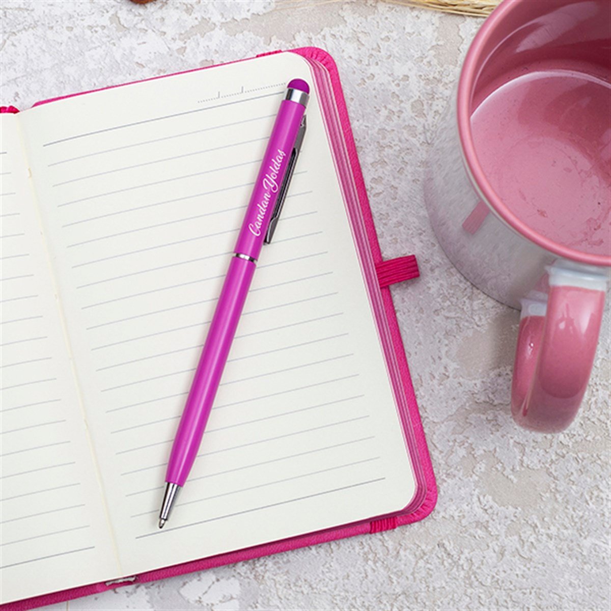 Kişiye Özel Defter Kupa ve Kalem Seti Hediye Kutusu - Kalp Temalı