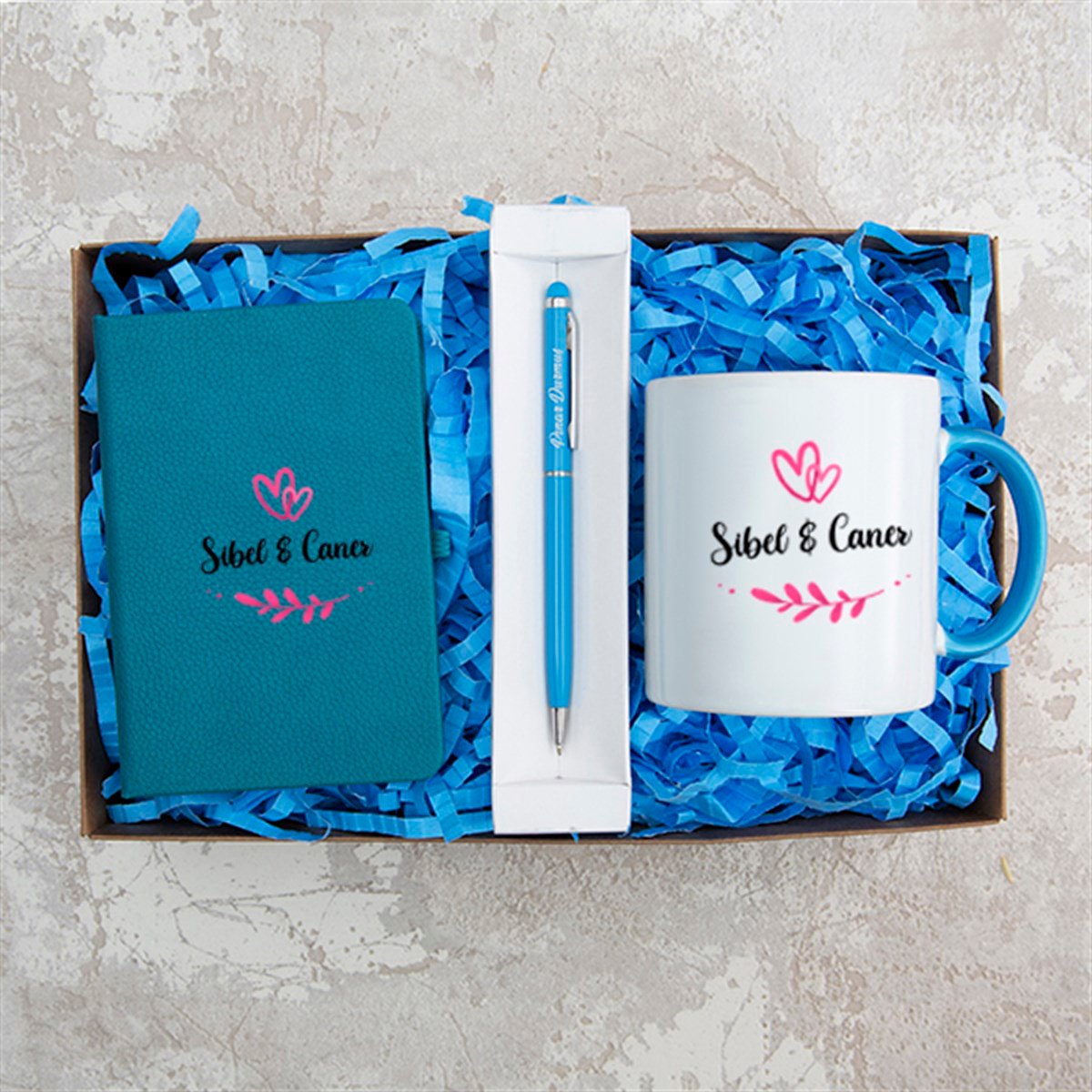 Kişiye Özel Defter Kupa ve Kalem Seti Hediye Kutusu - Çiçek ve Kalp Temalı