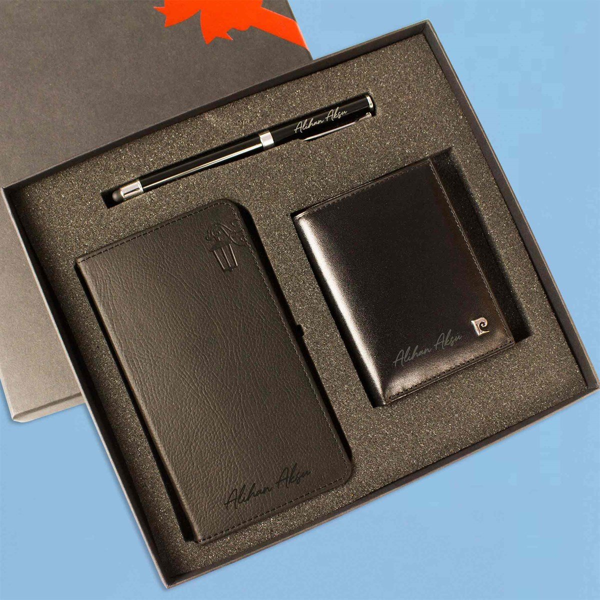 Kişiye Özel Pierre Cardin Deri Cüzdan Kalem ve Defter Seti P032