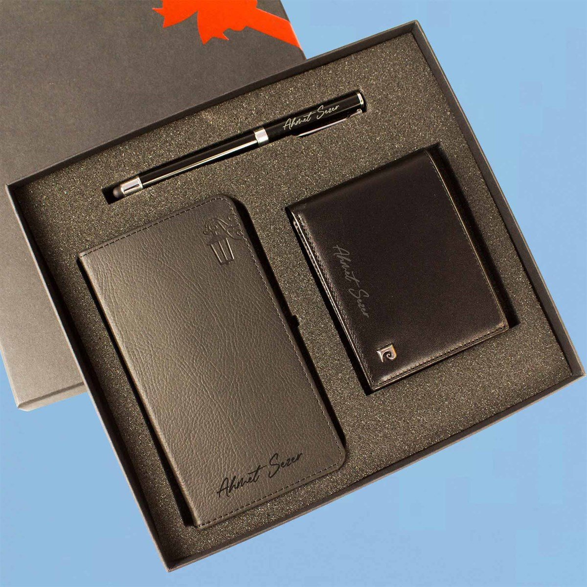 Kişiye Özel Pierre Cardin Deri Cüzdan Kalem ve Defter Seti P075
