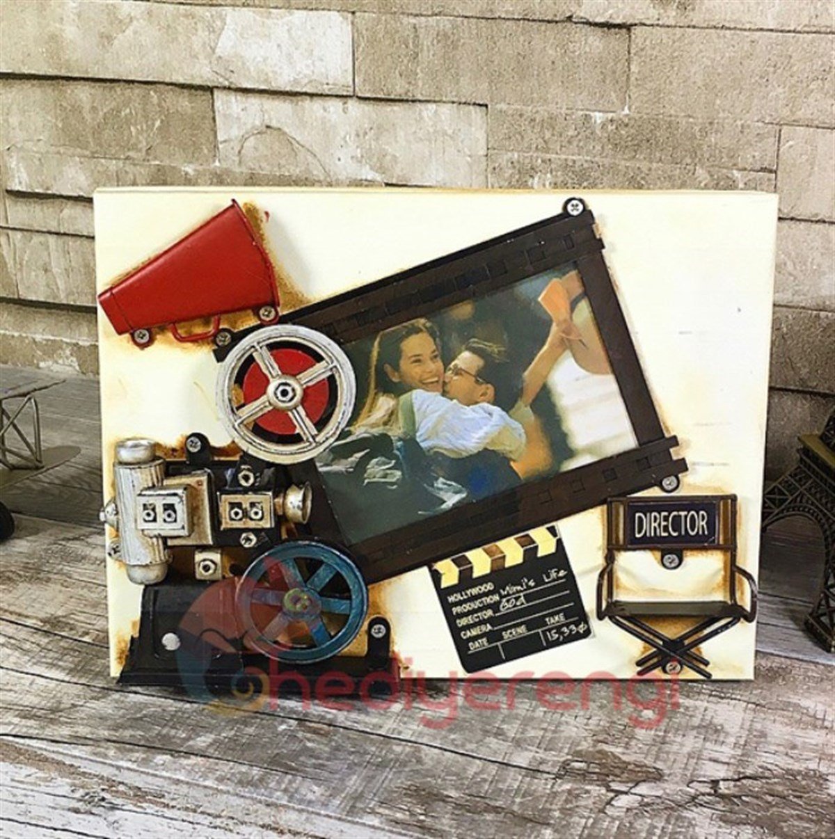 Projeksiyon Tasarımlı Retro Metal Resim Çerçevesi