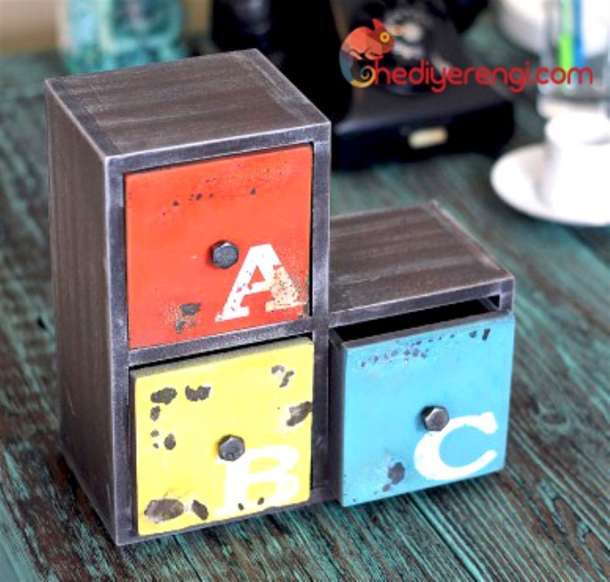 Retro Tasarımlı Ahşap Çekmeceli ABC Minyatür Komidin​ Yatay