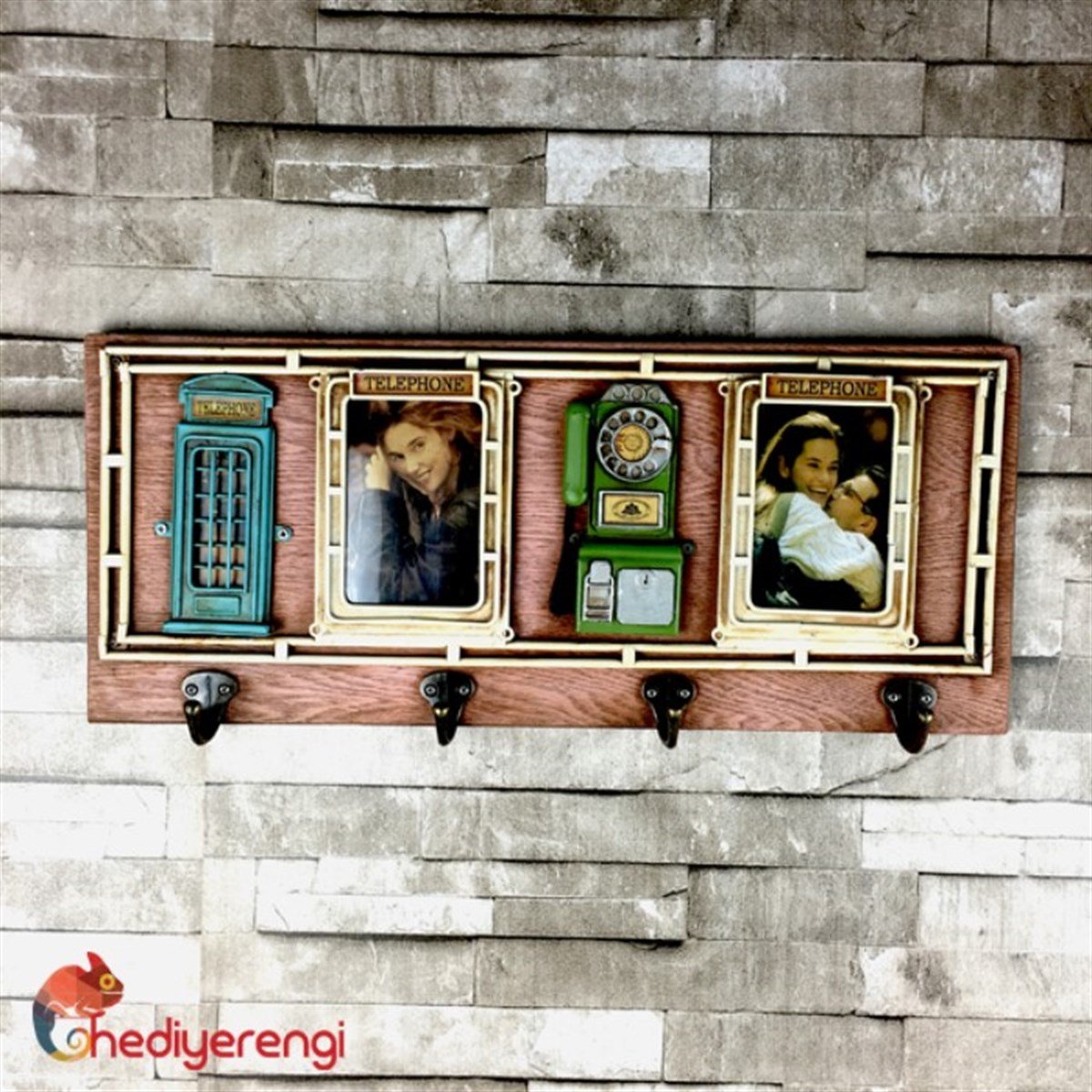Retro Tasarımlı Resim Çerçeveli Elbise ve Anahtar Askılığı