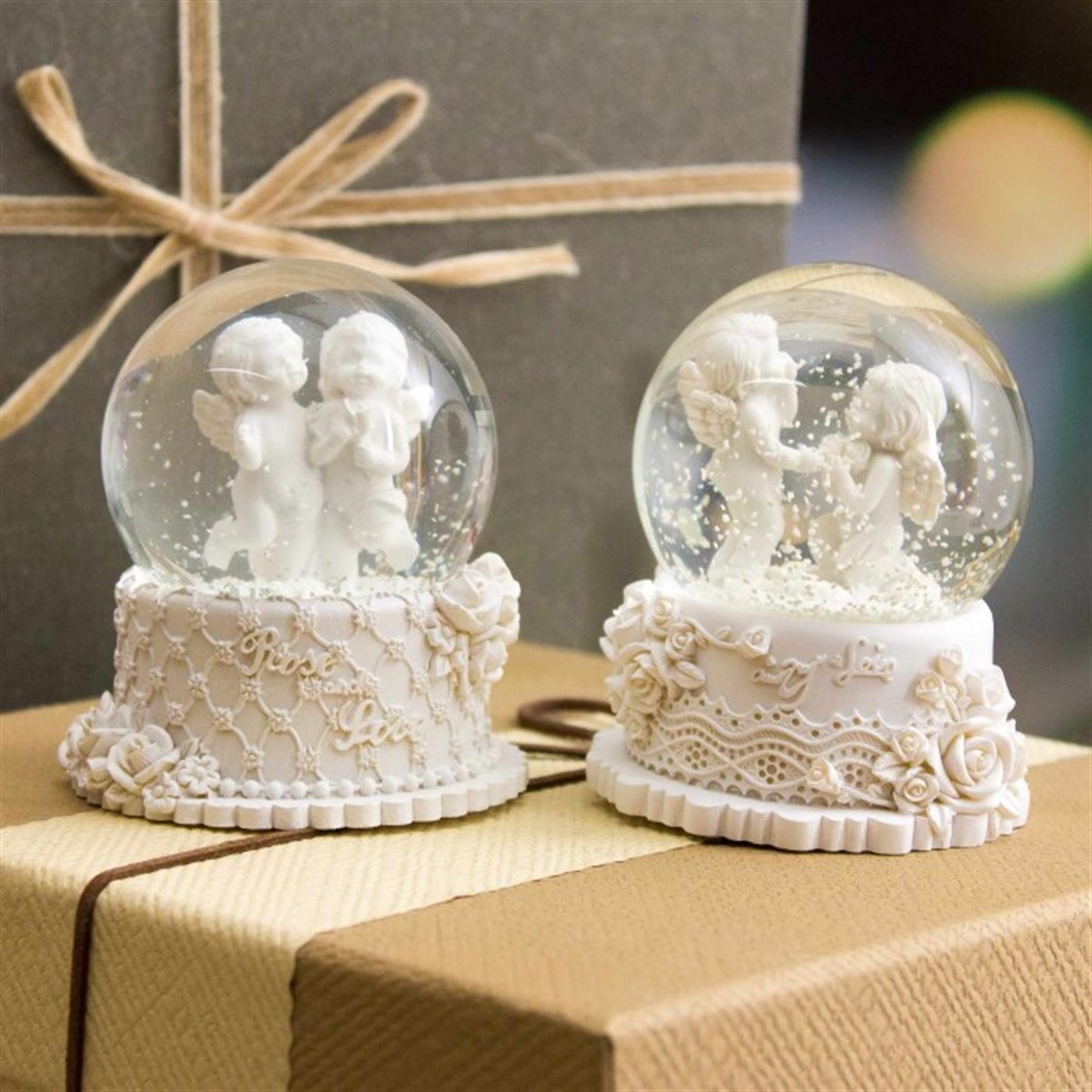 Sevimli Melekler Temalı Işıklı Kar Küresi Küçük Boy