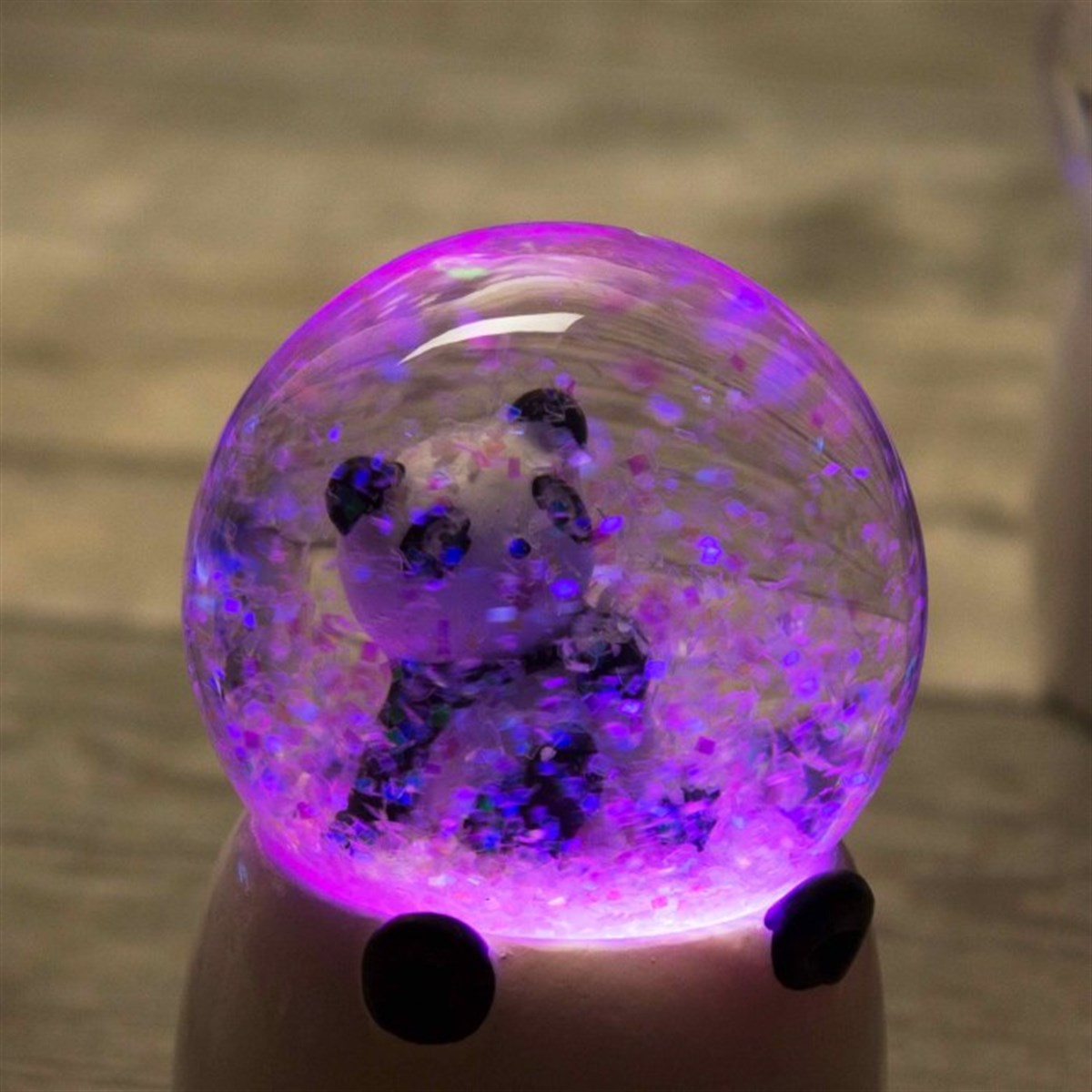 Sevimli Panda Temalı Işıklı Kar Küresi Minik Boy