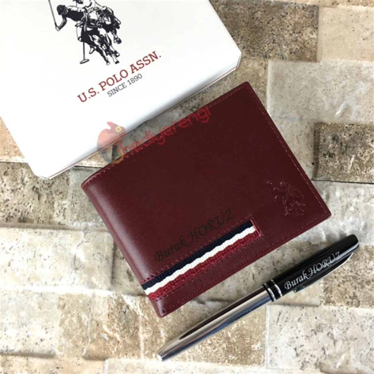 U.S. Polo Assn. İsme Özel Deri Cüzdan Şeritli Bordo Cüzdan PLCUZ5775