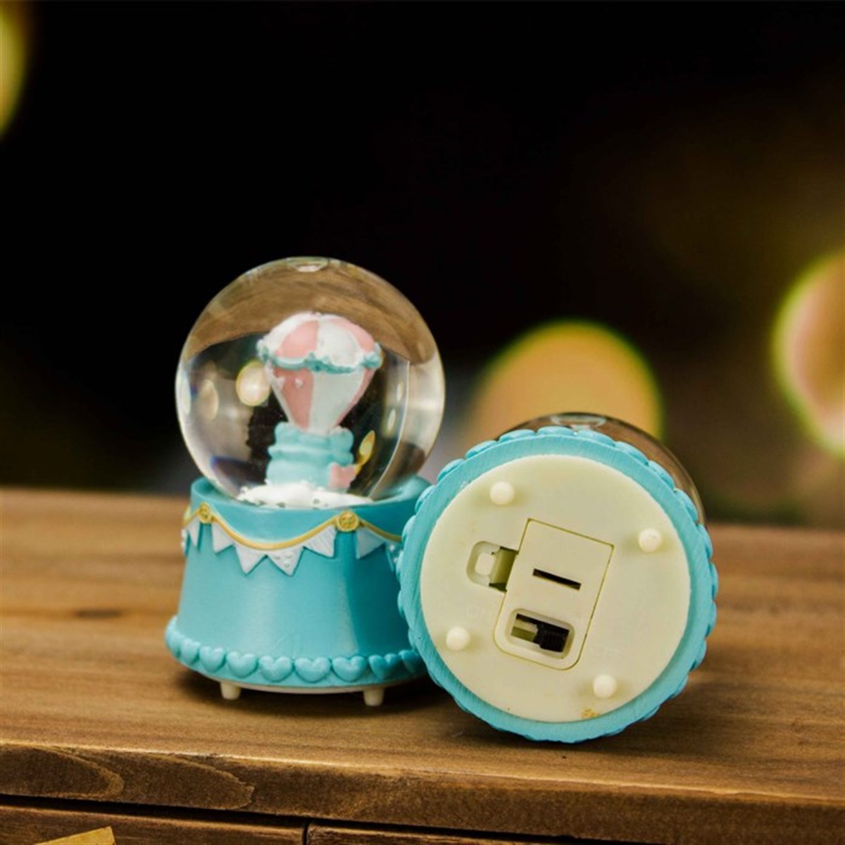 Uçan Balon Temalı Işıklı Kar Küresi Minik Boy