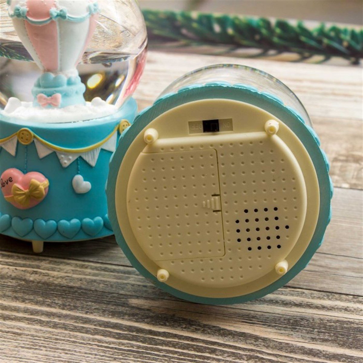 Uçan Balon Temalı Işıklı Kar Küresi ve Müzik Kutusu Püskürtmeli Büyük Boy