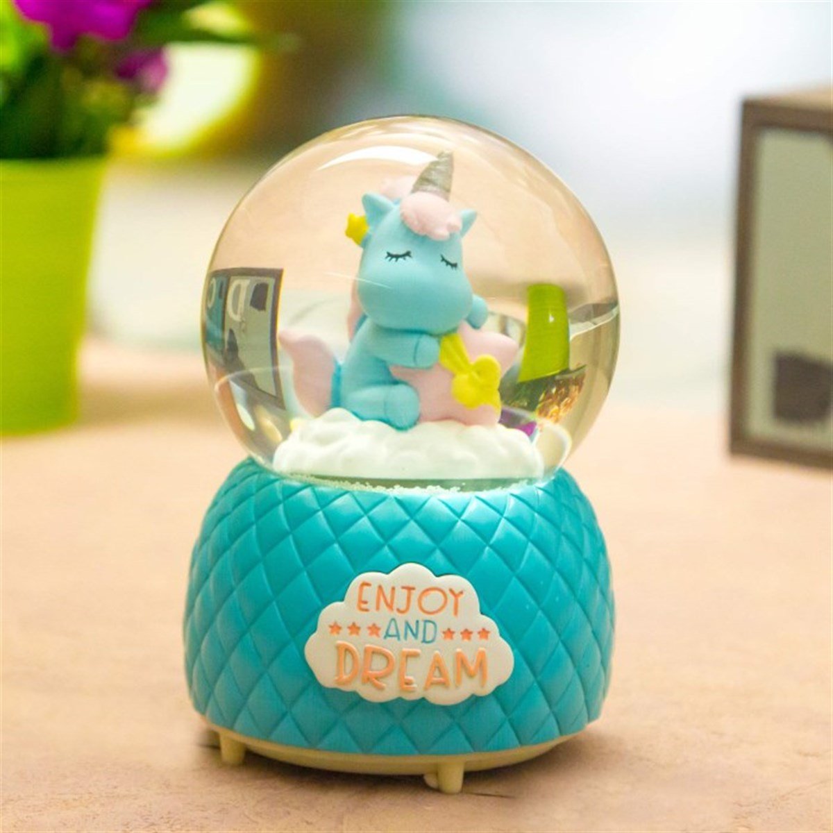 Unicorn Temalı Işıklı Kar Küresi ve Müzik Kutusu Püskürtmeli Büyük Boy M3