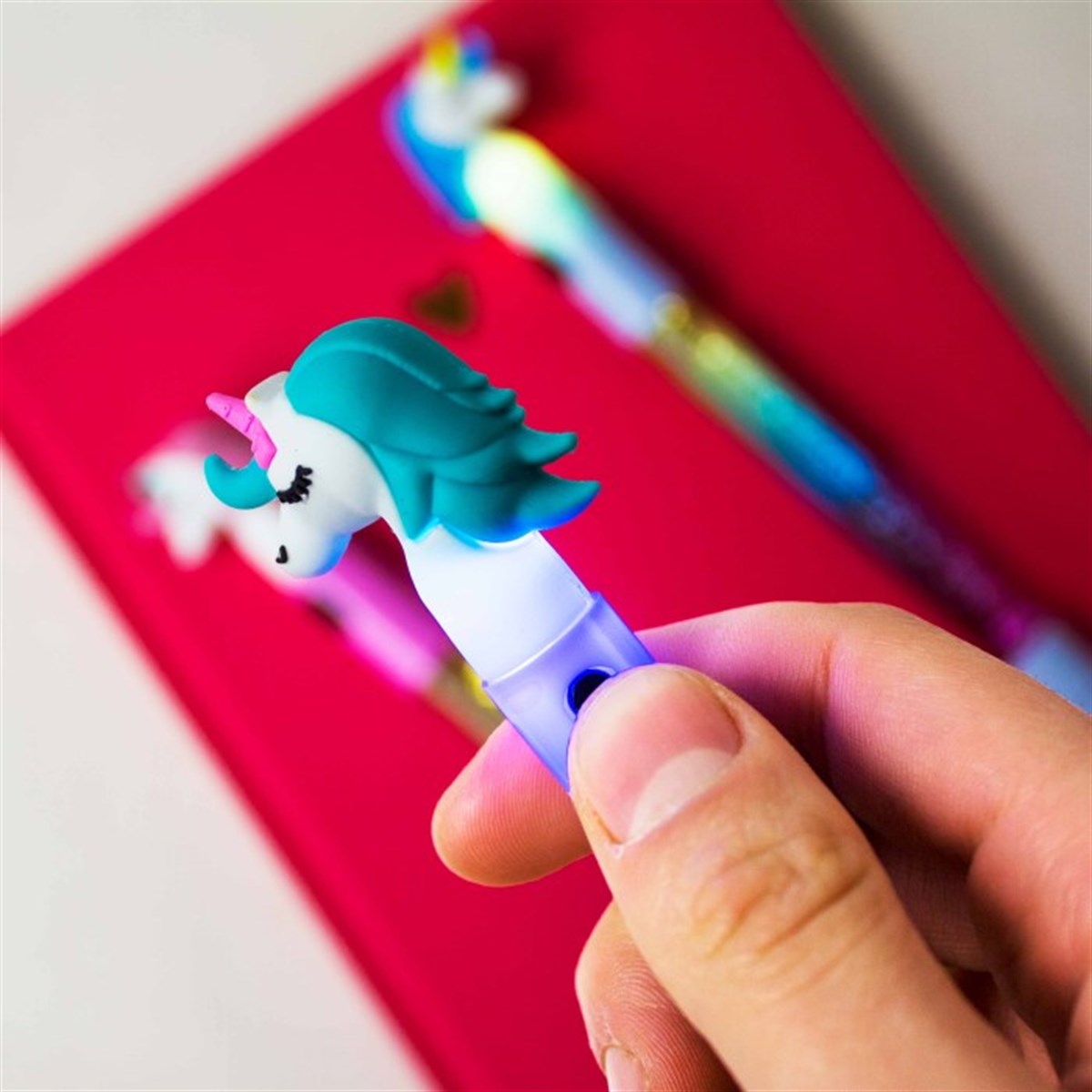 Unicorn Temalı Işıklı Sulu Pullu Roller Kalem​
