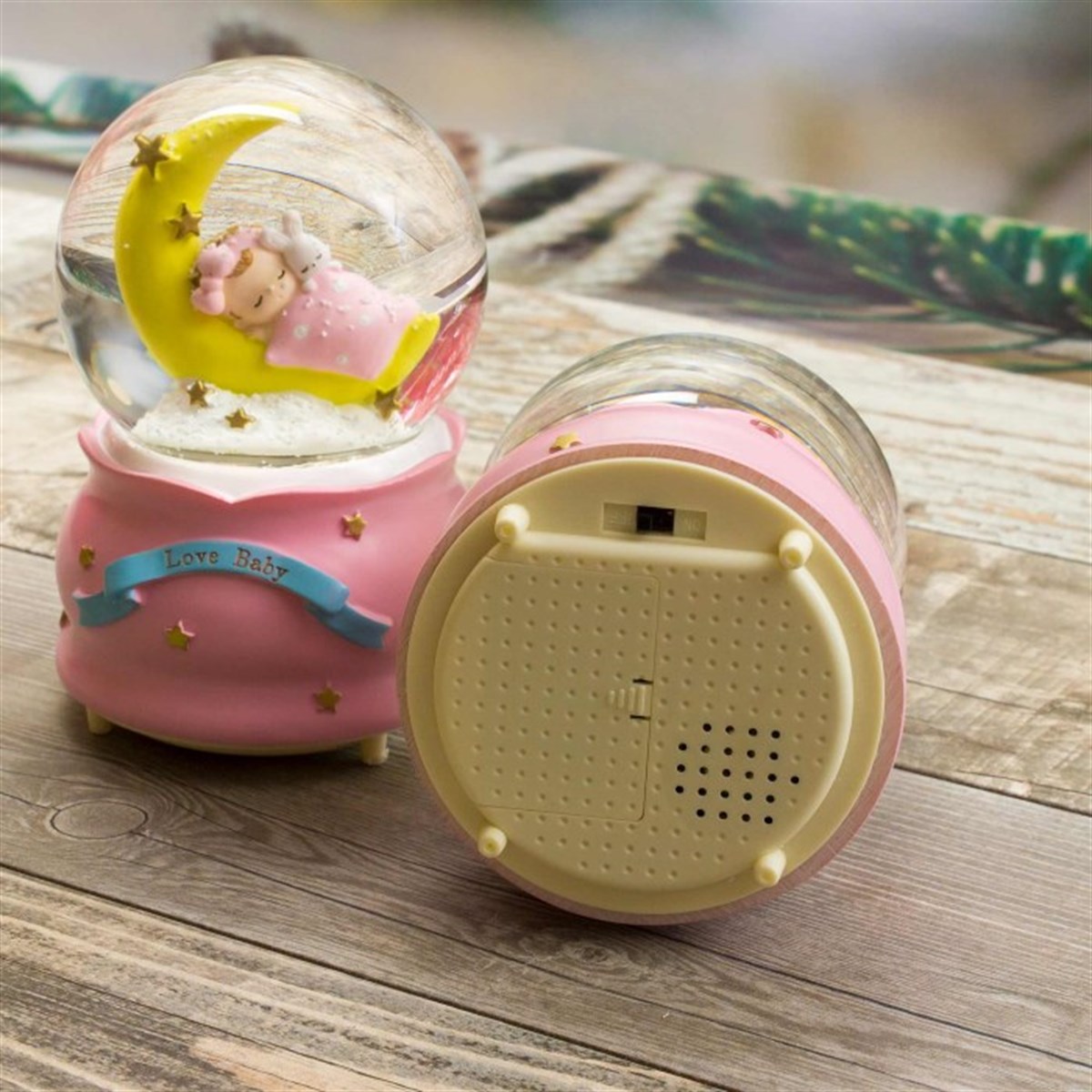 Uyuyan Bebek Temalı Işıklı Kar Küresi ve Müzik Kutusu Püskürtmeli Büyük Boy
