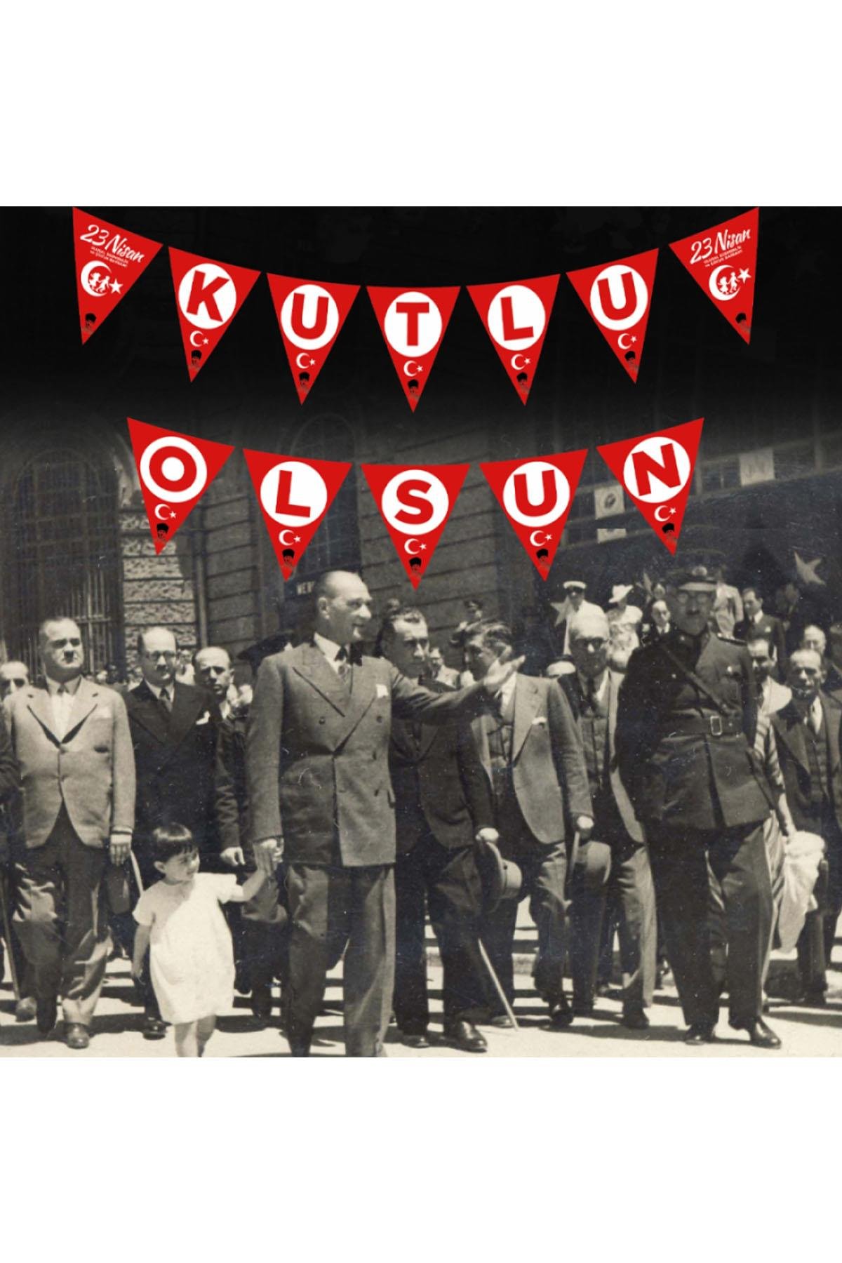 En Güzel Bayram 23 Nisan Üçgen Bayrak Afiş