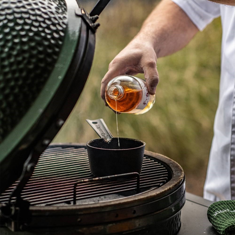 Big Green Egg Döküm Sos Tenceresi ve Marine FırçasıBig Green Egg