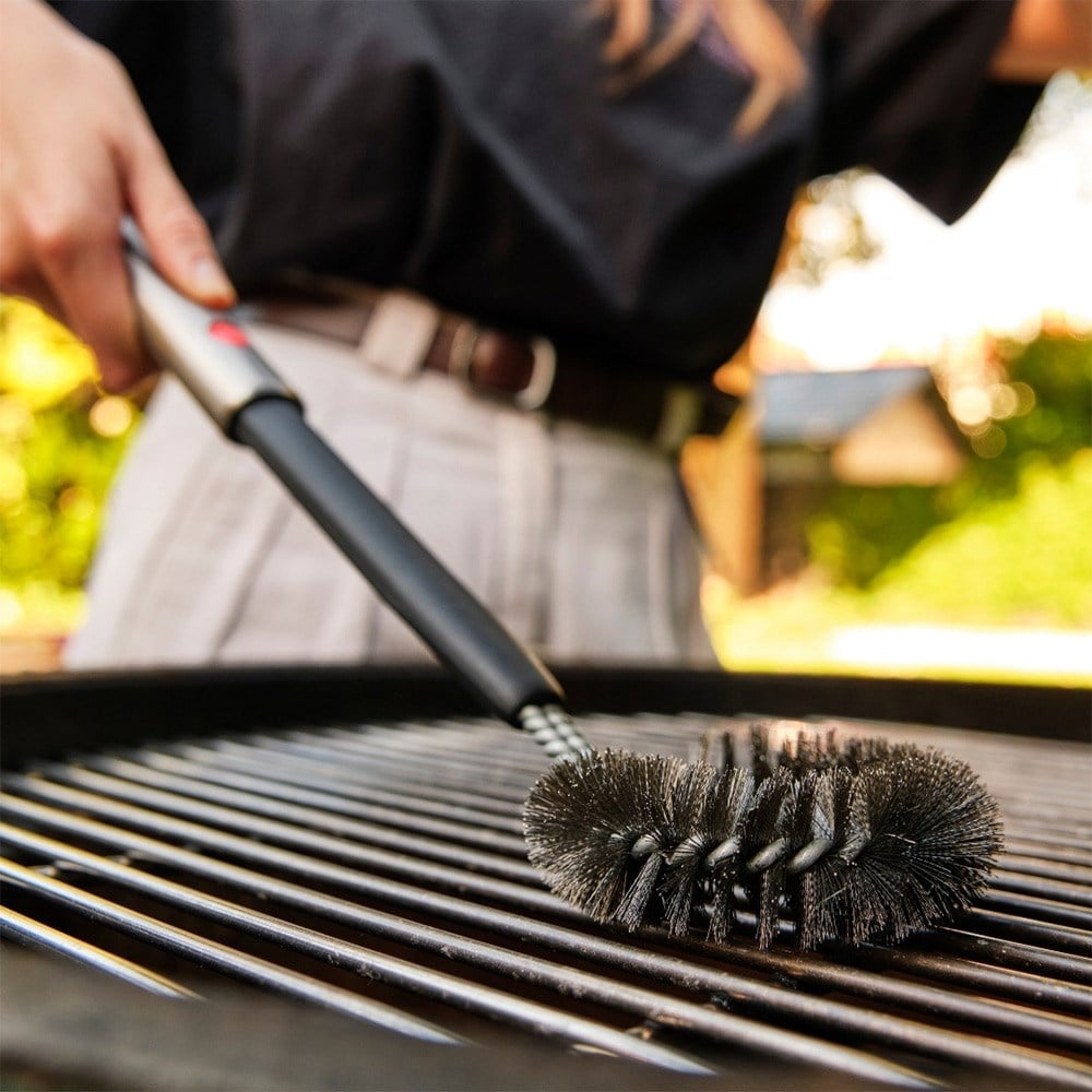 Joseph Joseph GrillOut™ Uzatılabilir Saplı Barbekü Temizleme FırçasıJoseph Joseph