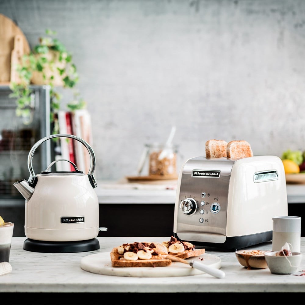 KitchenAid 5KEK1222EAC 1,25 L Su Isıtıcısı Almond CreamKitchenAid