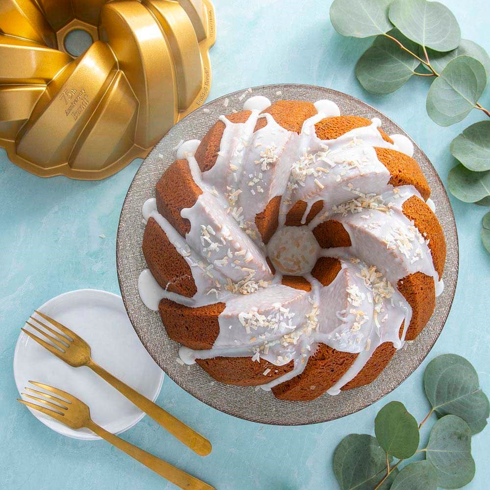Nordic Ware 75th Anniversary Braided Bundt Pan Kek KalıbıNordic Ware