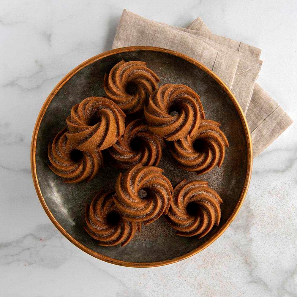 Nordic Ware Heritage Bundtlette Pan 6'lı Kek KalıbıNordic Ware