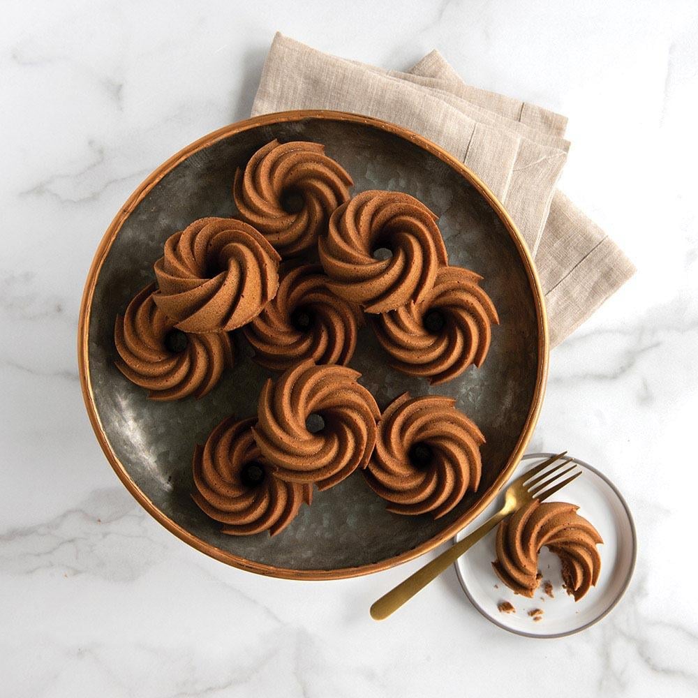 Nordic Ware Heritage Bundtlette Pan 6'lı Kek KalıbıNordic Ware