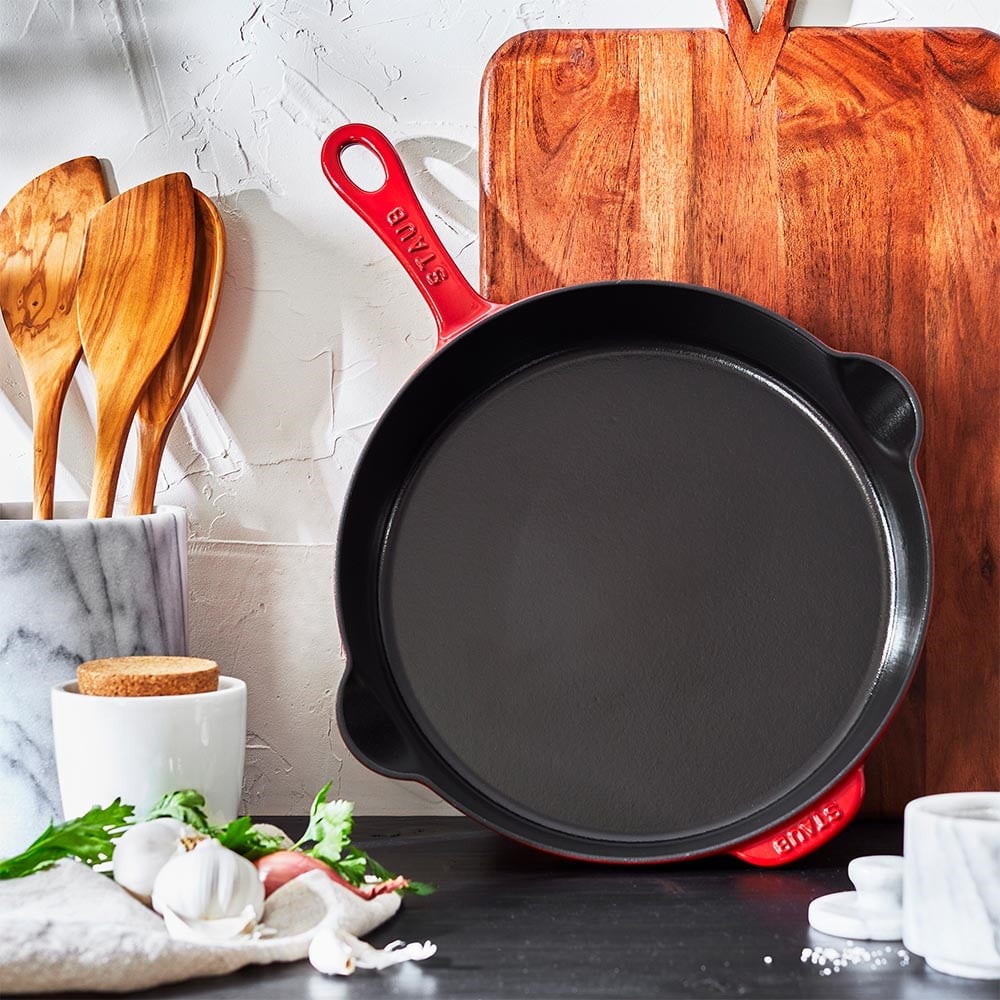 Staub B Döküm Tava 28 cm KırmızıStaub