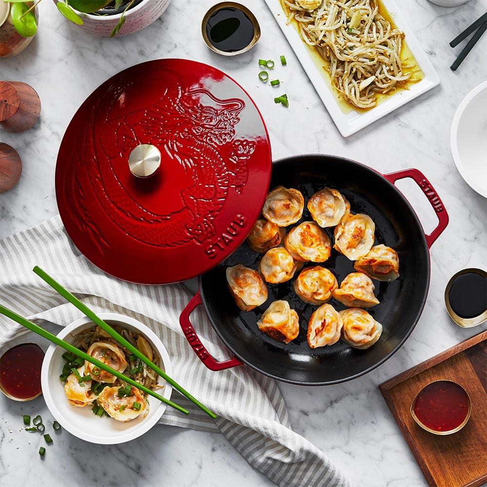 Staub B Ejderha Kapaklı Döküm Tencere 24 cm BordoStaub