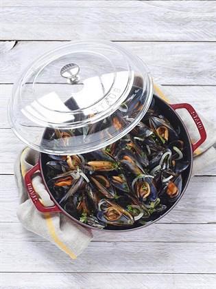 Staub Cam Kapaklı Döküm Tencere 26 cm KirazStaub