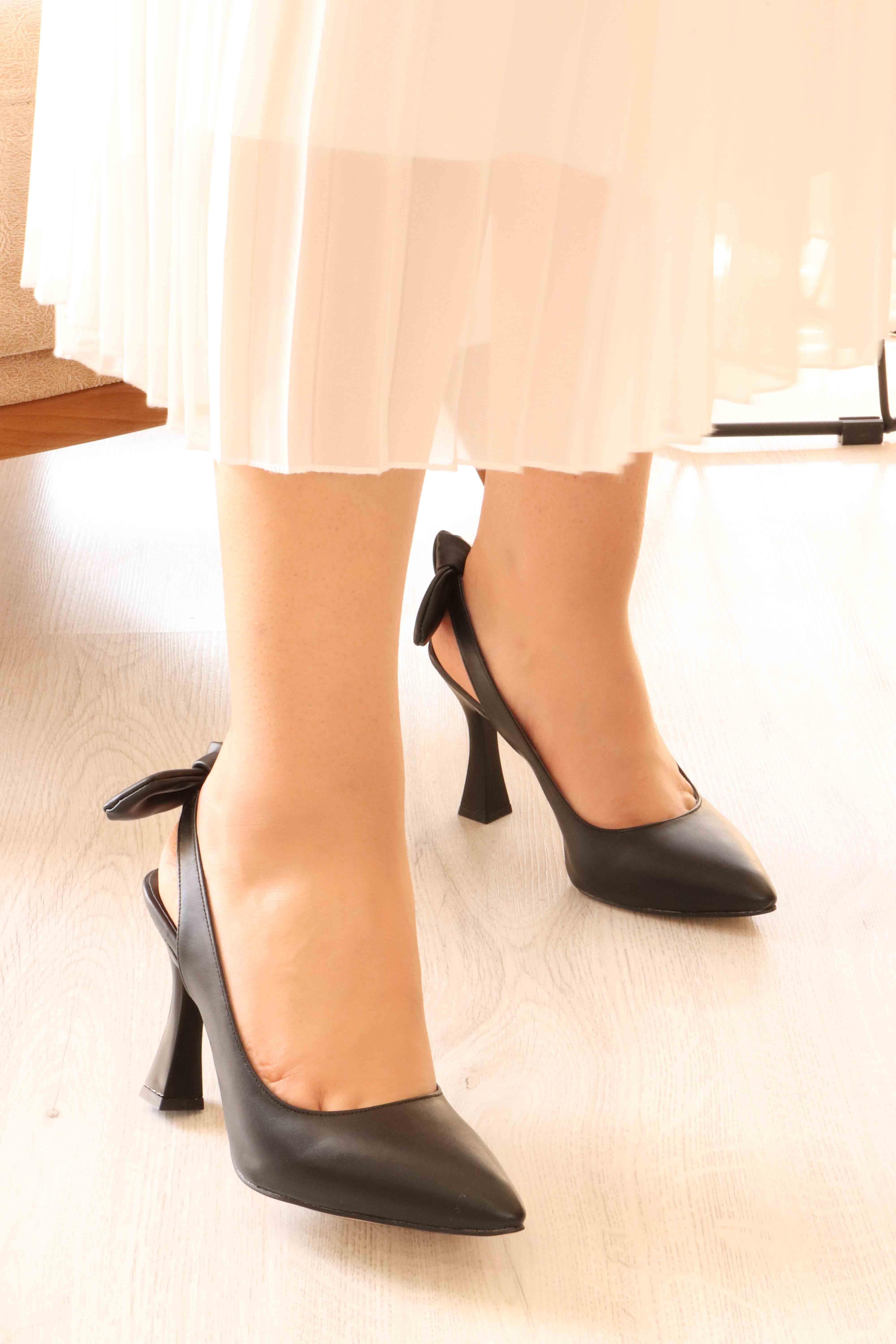 Arkası Açık Kurdaleli Topuklu Ayakkabı 311