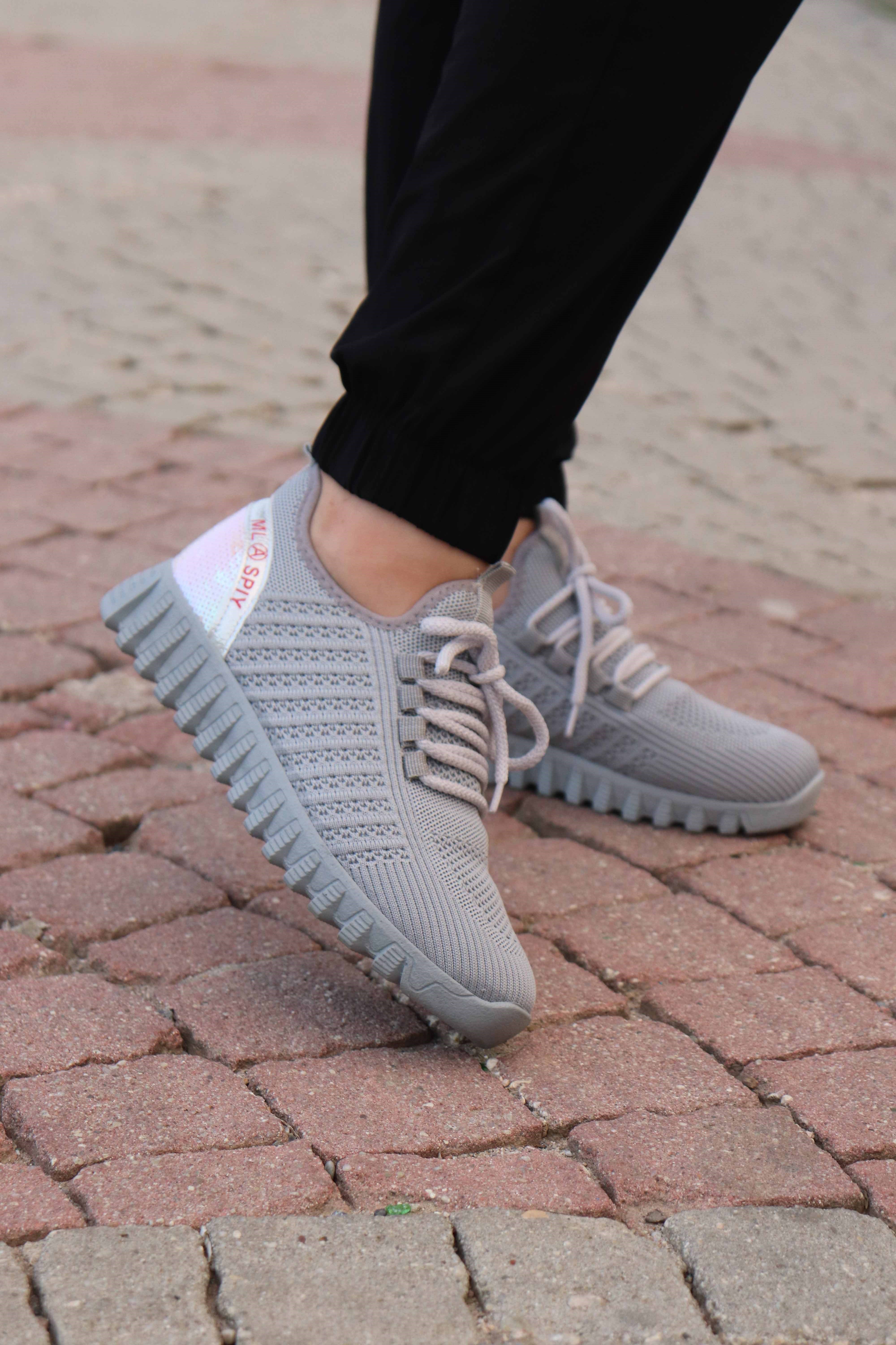 Arkası Payetli Triko Sneaker 611