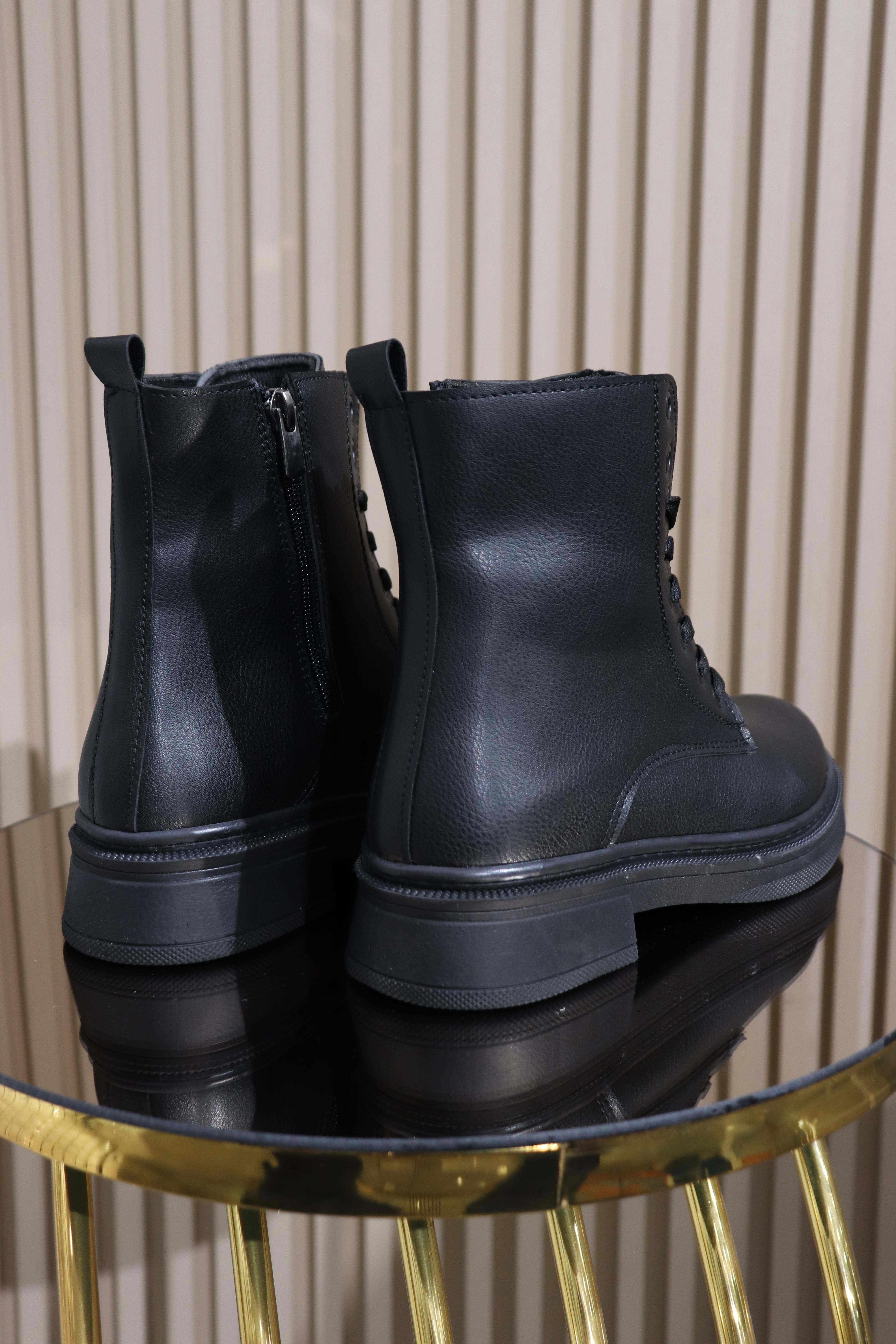 BAĞCIKLI KADIN BOT 1133