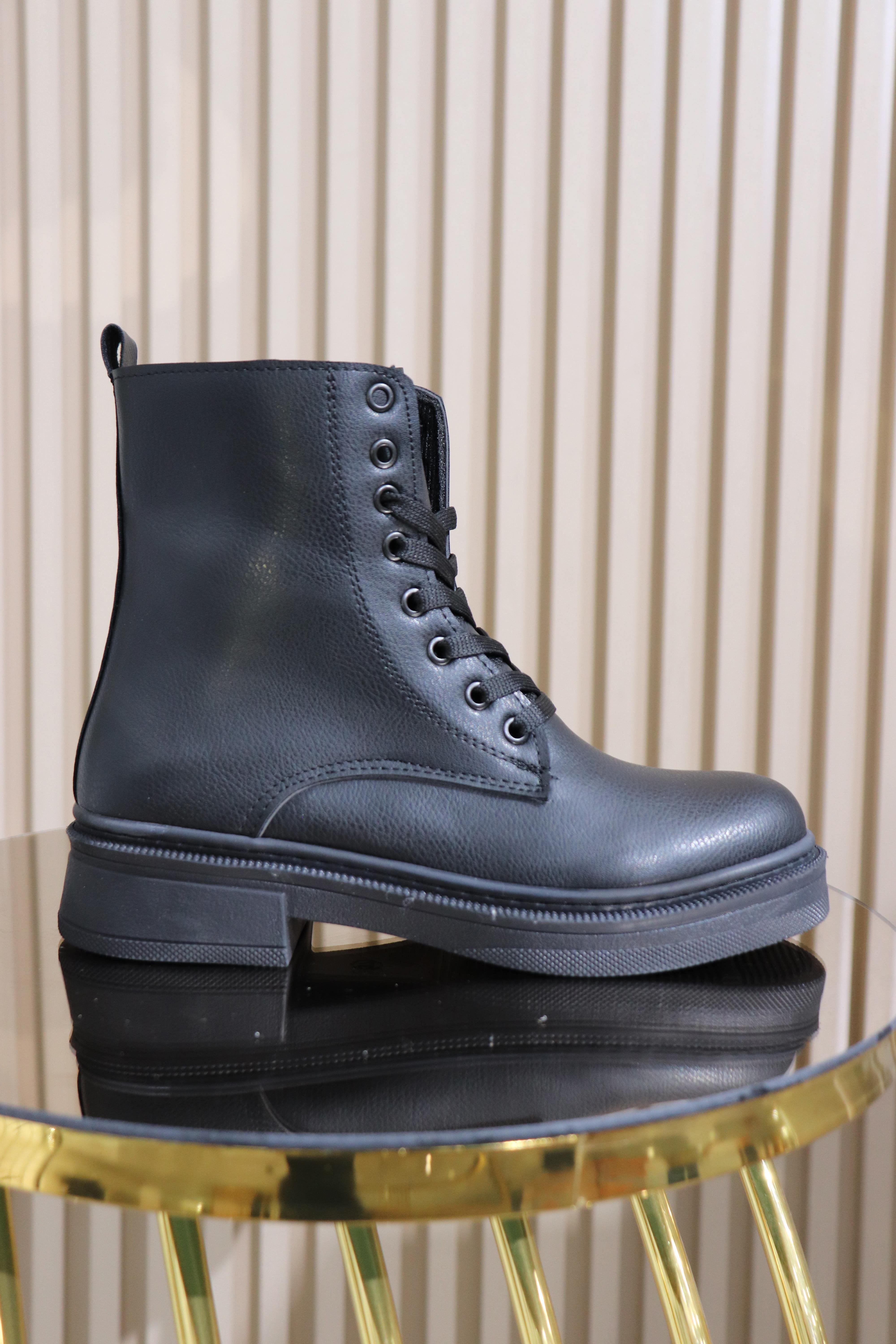 BAĞCIKLI KADIN BOT 1133