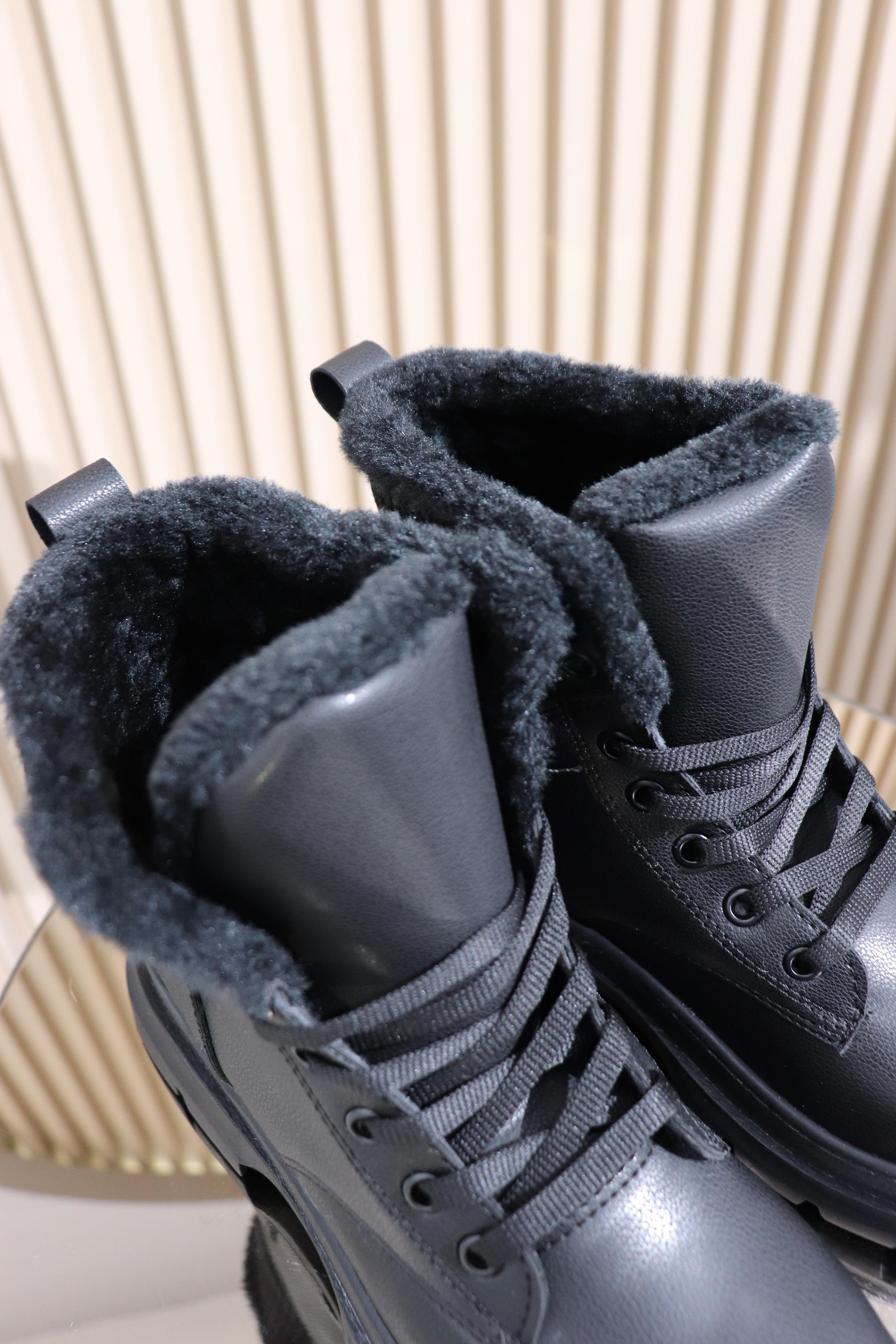 BİLEK ÇORAPLI KADIN BOT 149