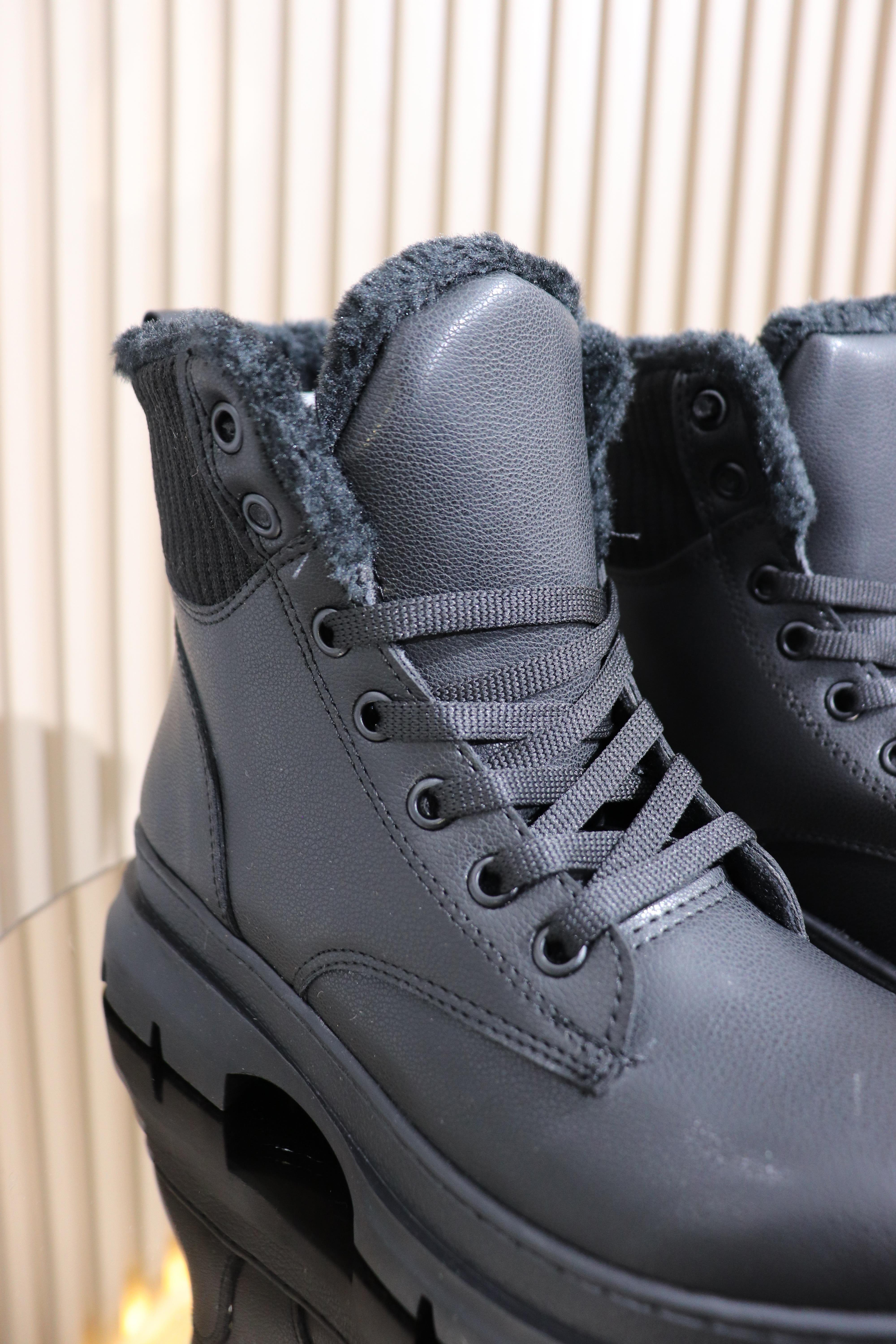 BİLEK ÇORAPLI KADIN BOT 149