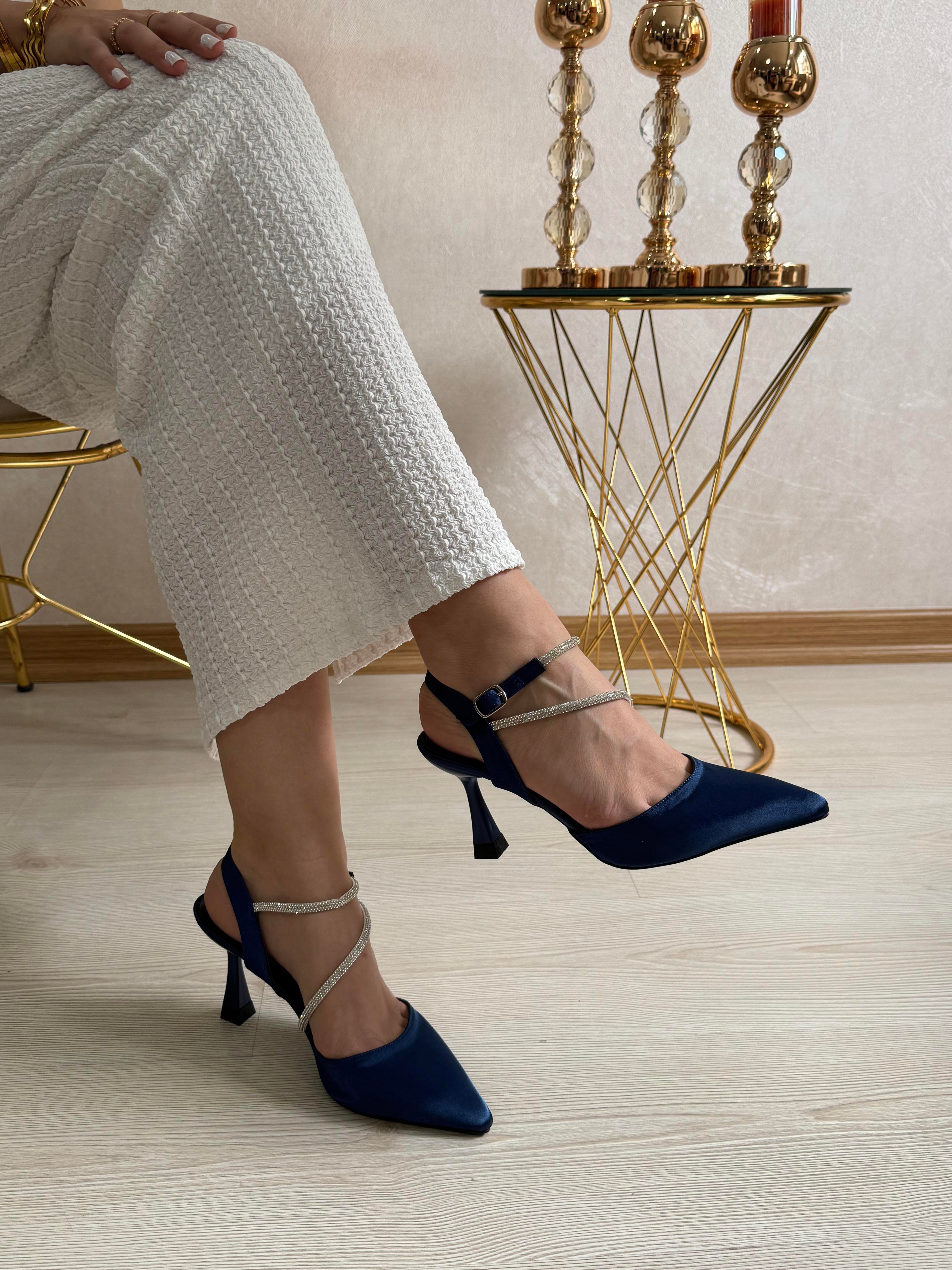 BİLEK TAŞ DETAYLI KADIN TOPUKLU AYAKKABI 127