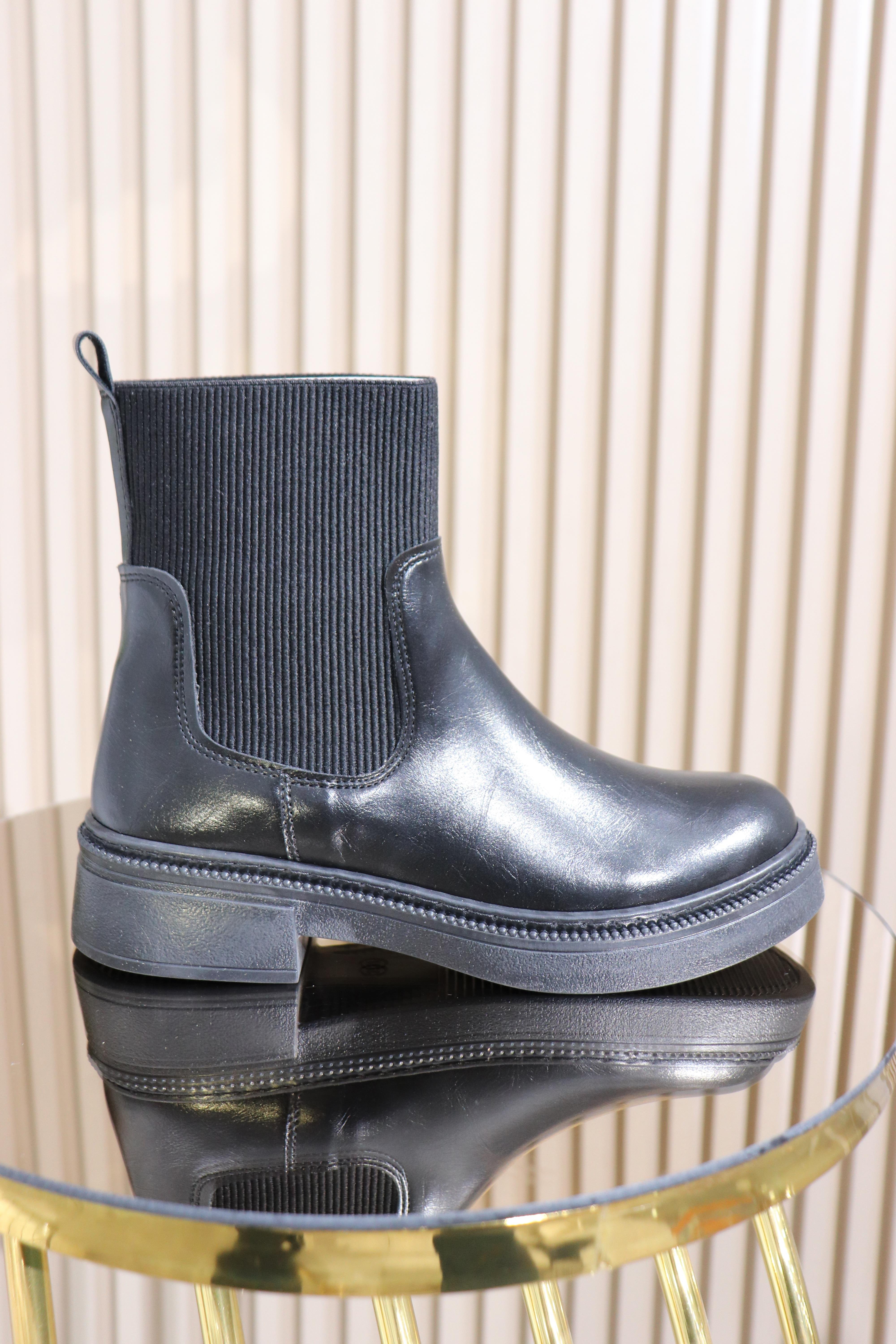 BOĞAZI LASTİKLİ KADIN BOT 188