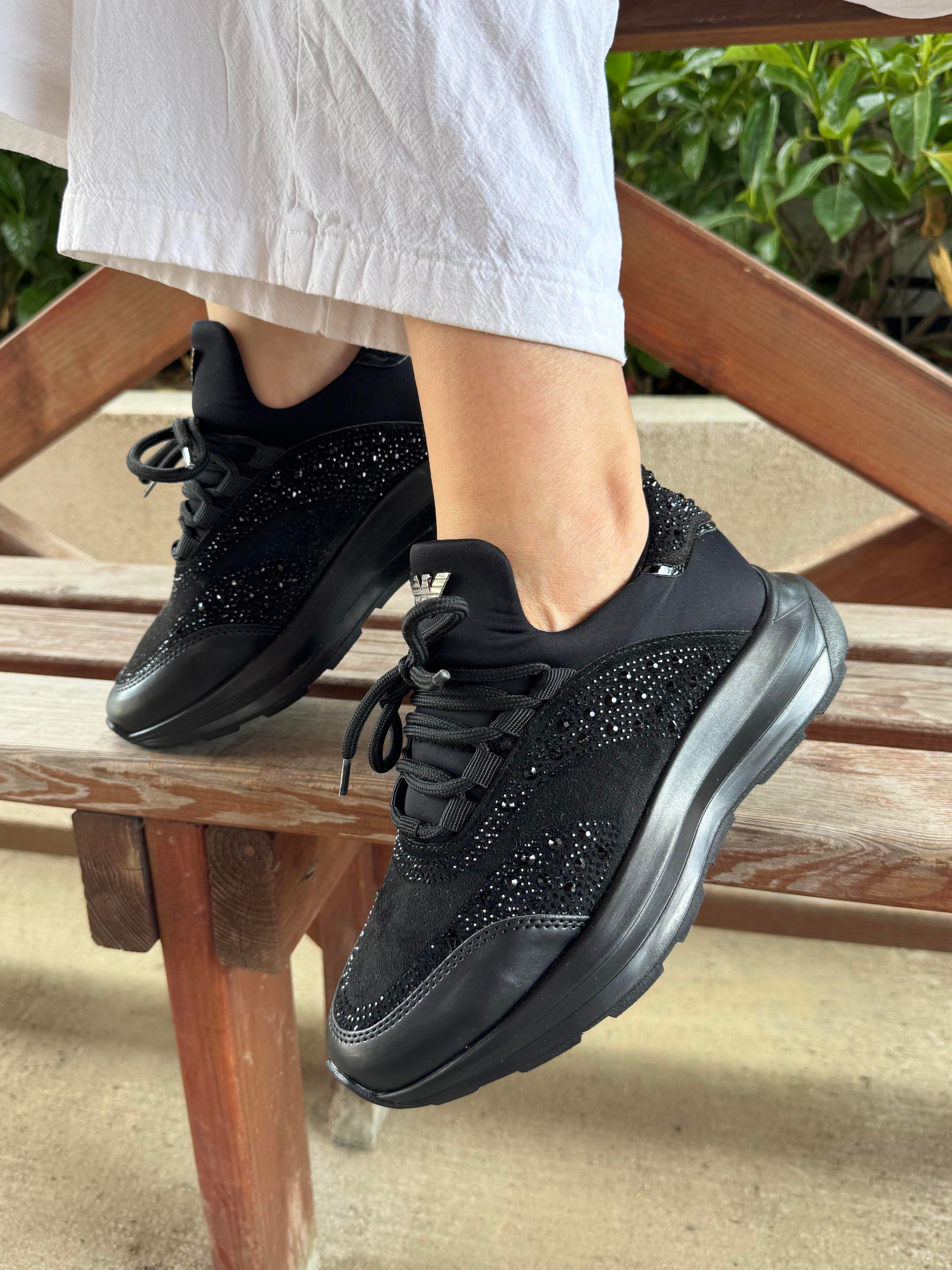 BONCUKLU TREND KADIN SPOR AYAKKABI 2025