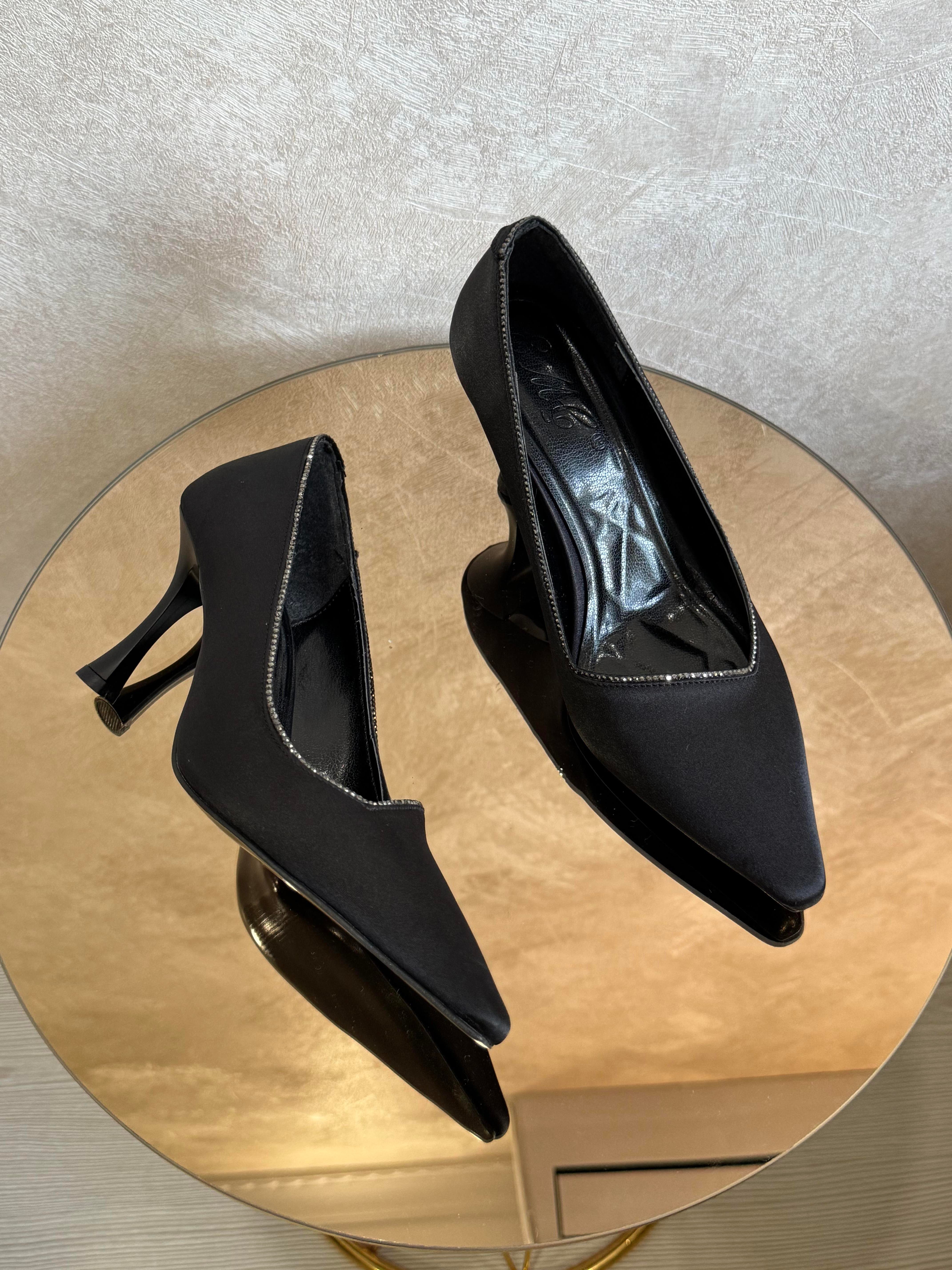 ÇAPRAZ KESİM KADIN TOPUKLU AYAKKABI 668