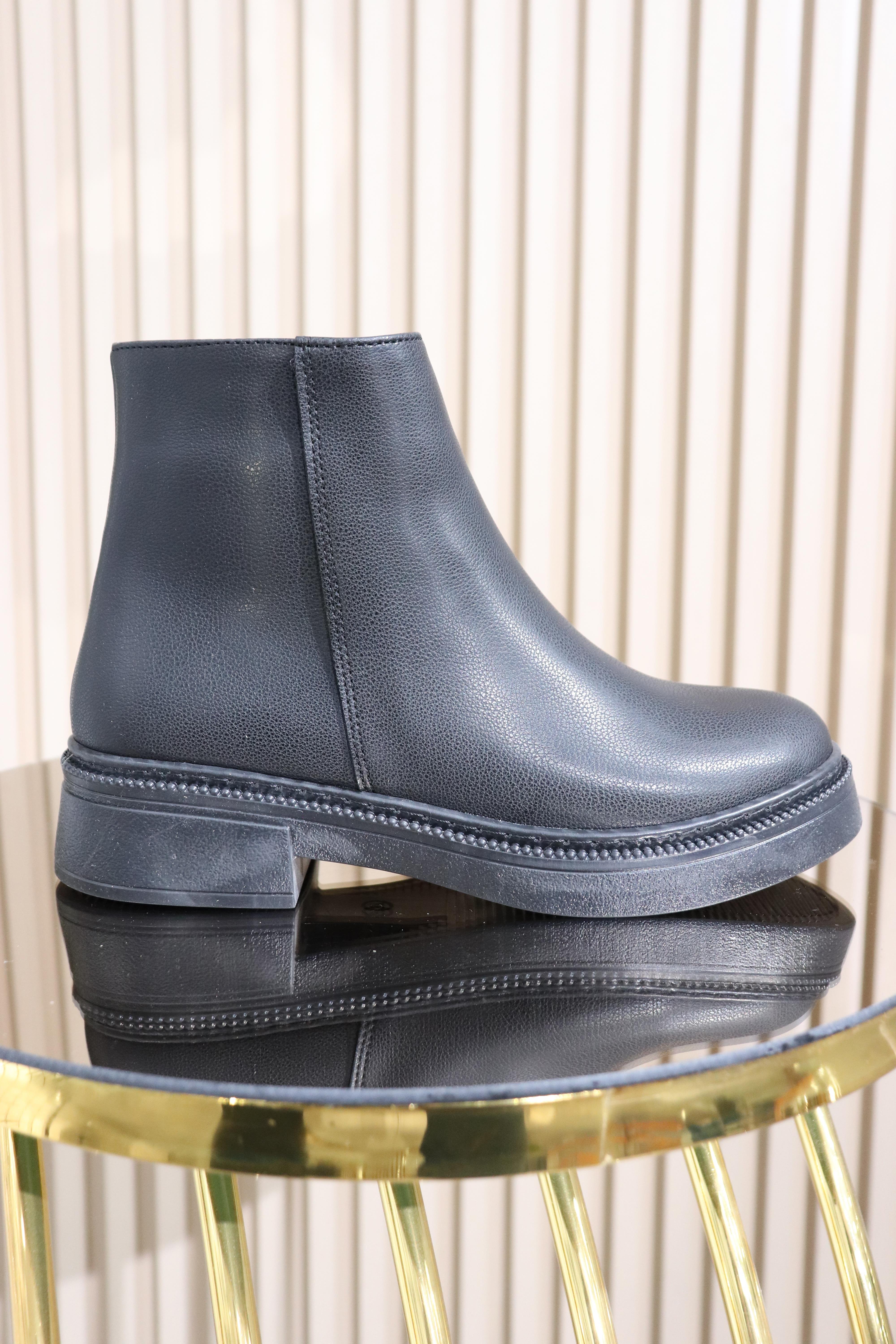 DÜZ DİKİŞLİ KADIN BOT 197