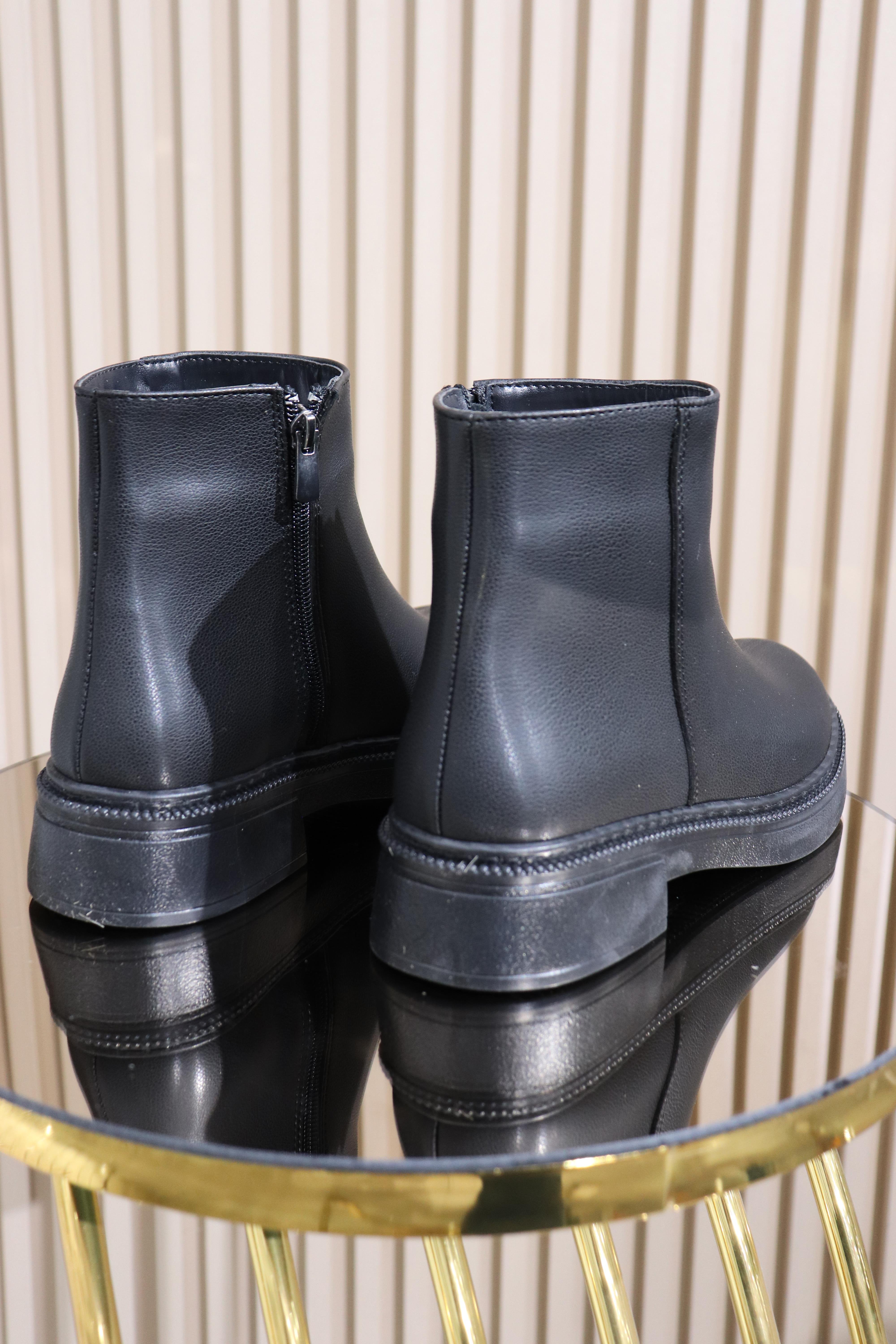 DÜZ DİKİŞLİ KADIN BOT 197