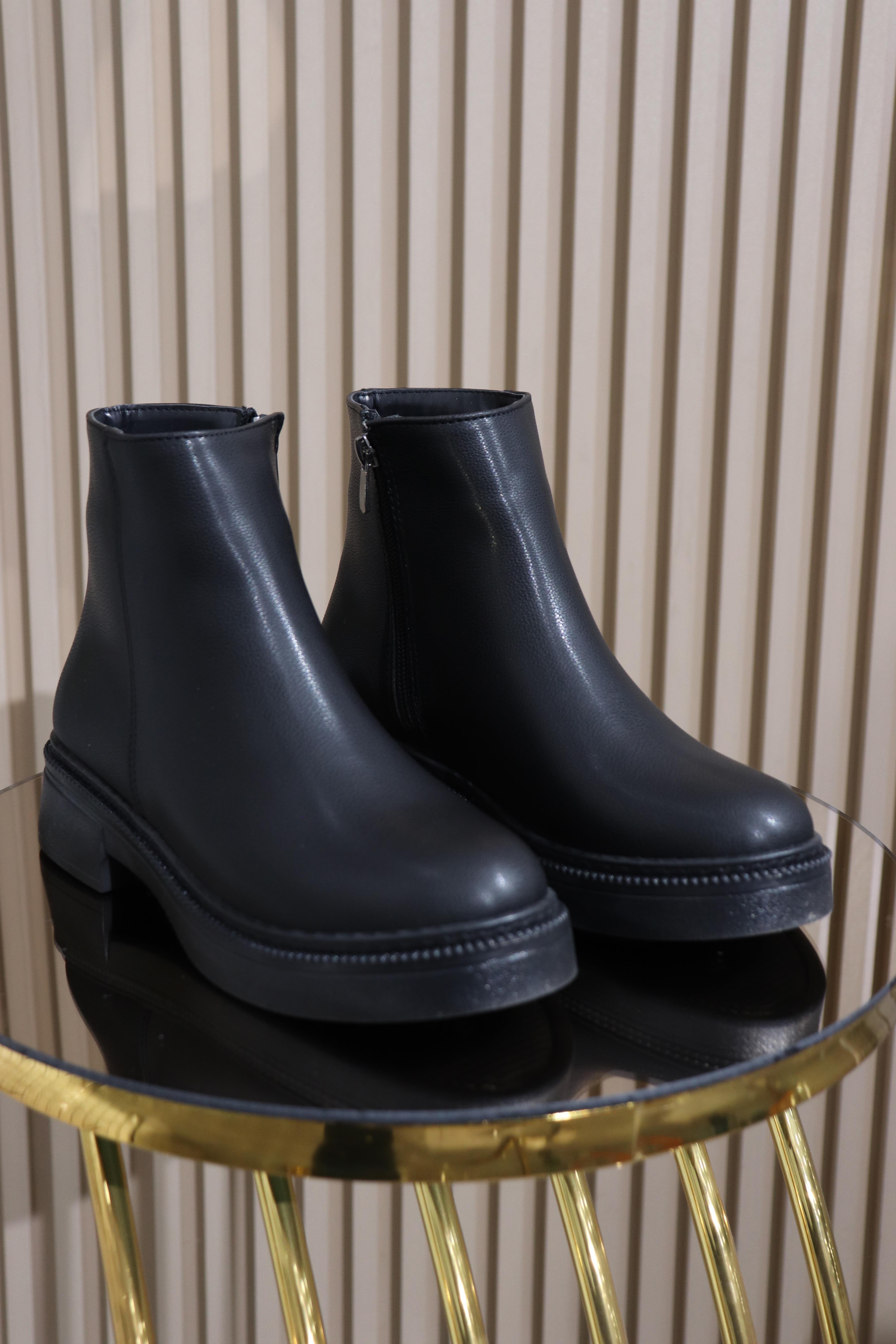 DÜZ DİKİŞLİ KADIN BOT 197