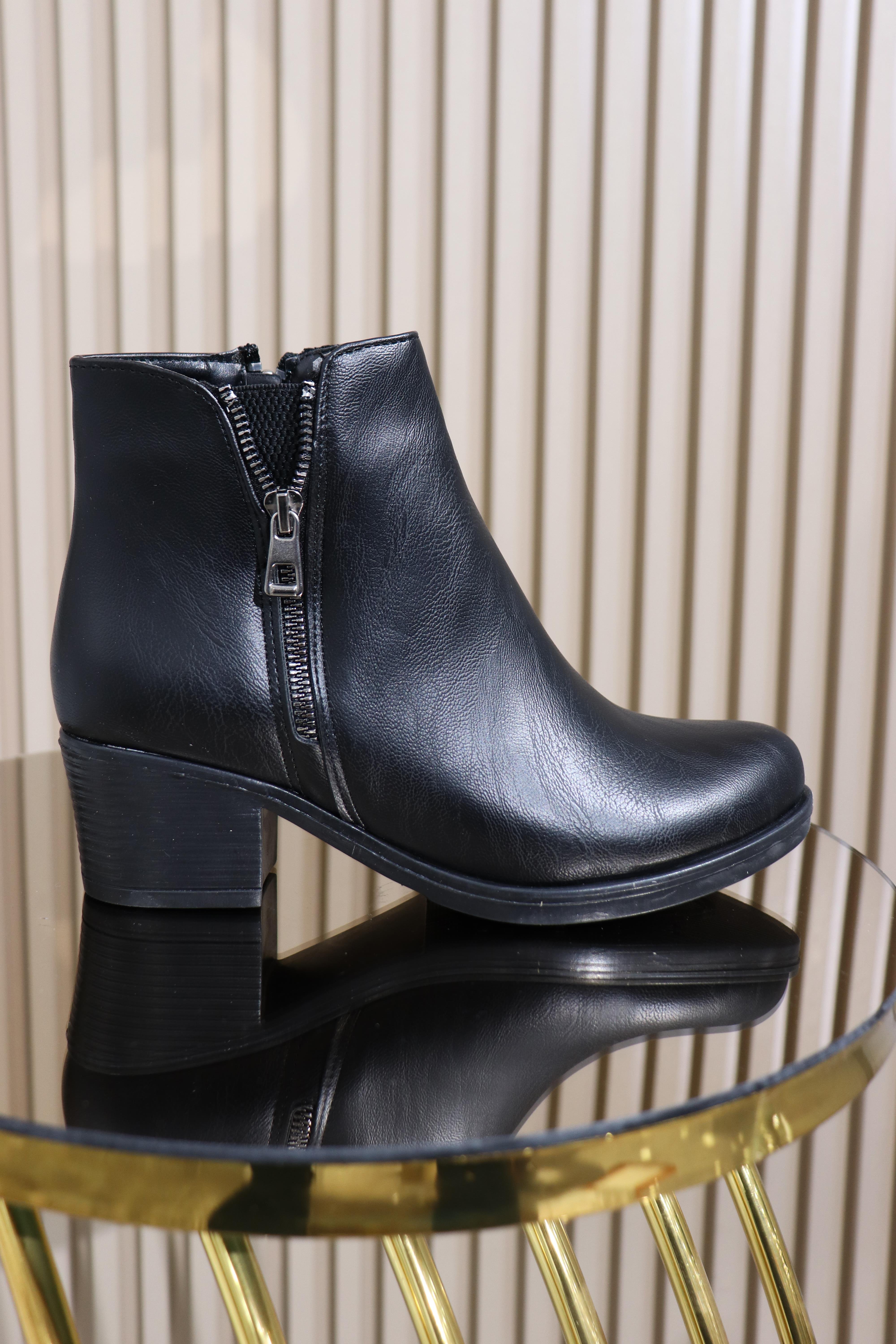 FERMUAR DETAYLI KADIN BOT 202