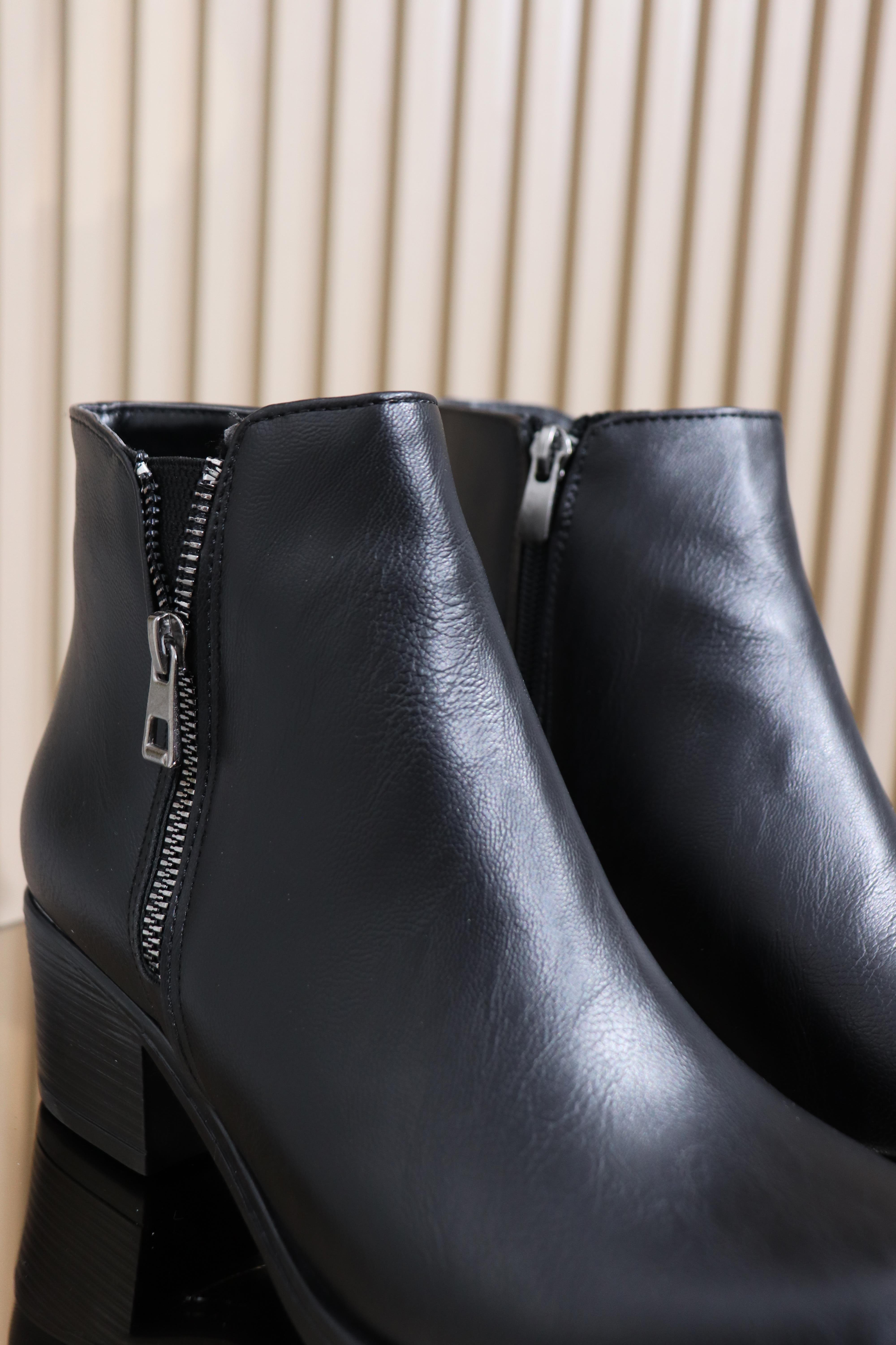 FERMUAR DETAYLI KADIN BOT 202