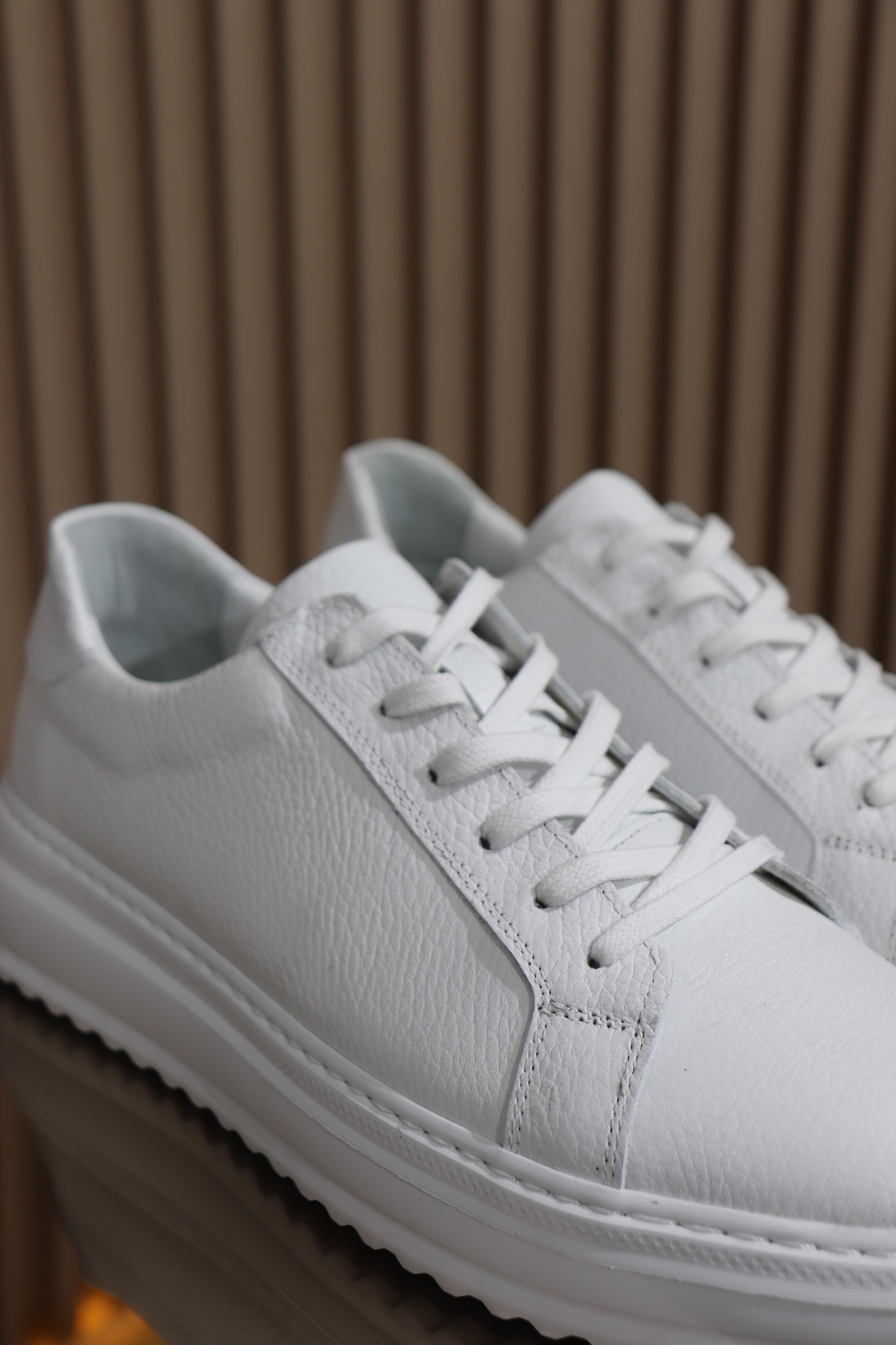 HAKİKİ DERİ BAĞCIKLI ERKEK SPOR AYAKKABI S-006