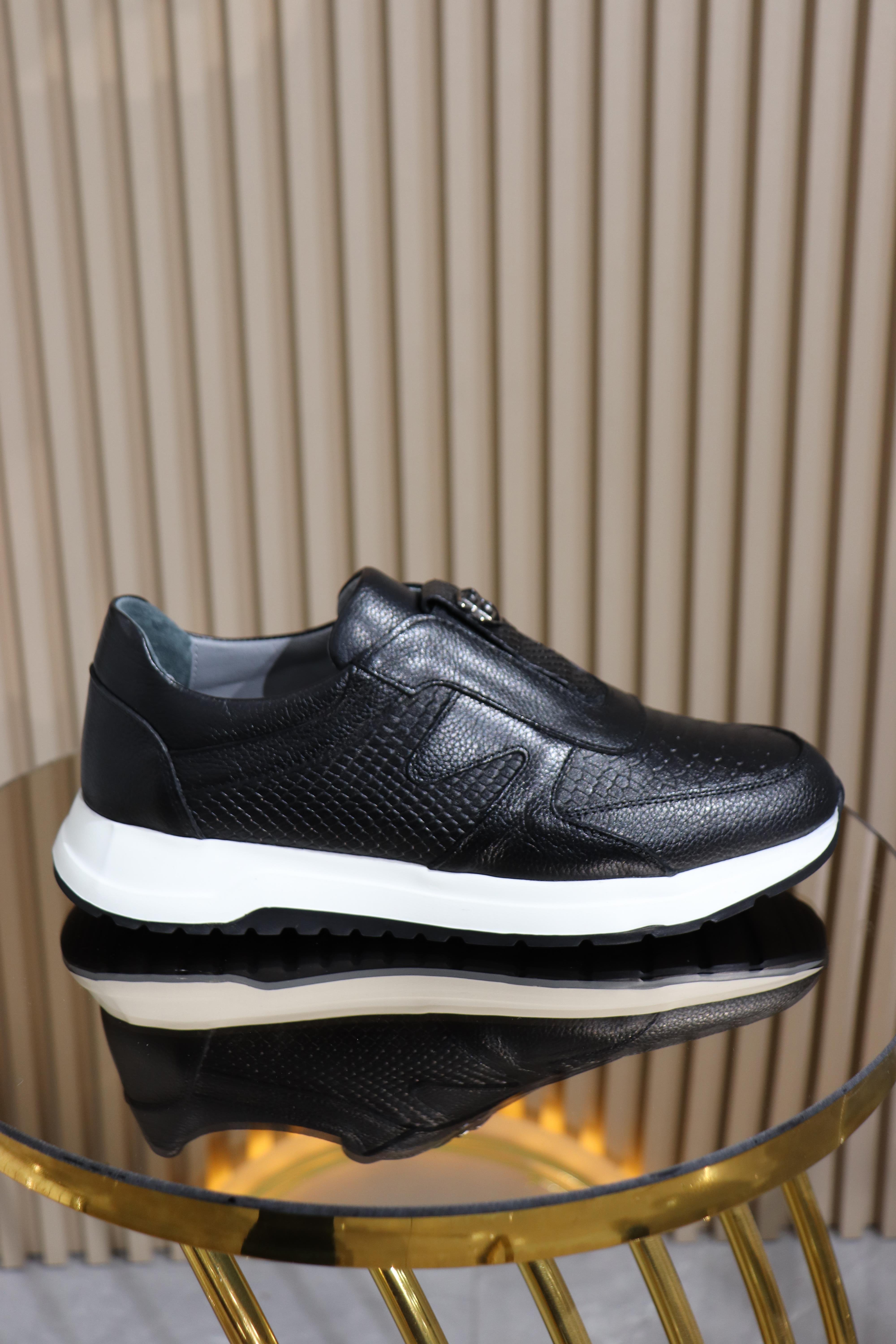 HAKİKİ DERİ BAĞCIKSIZ ERKEK SPOR AYAKKABI S-007