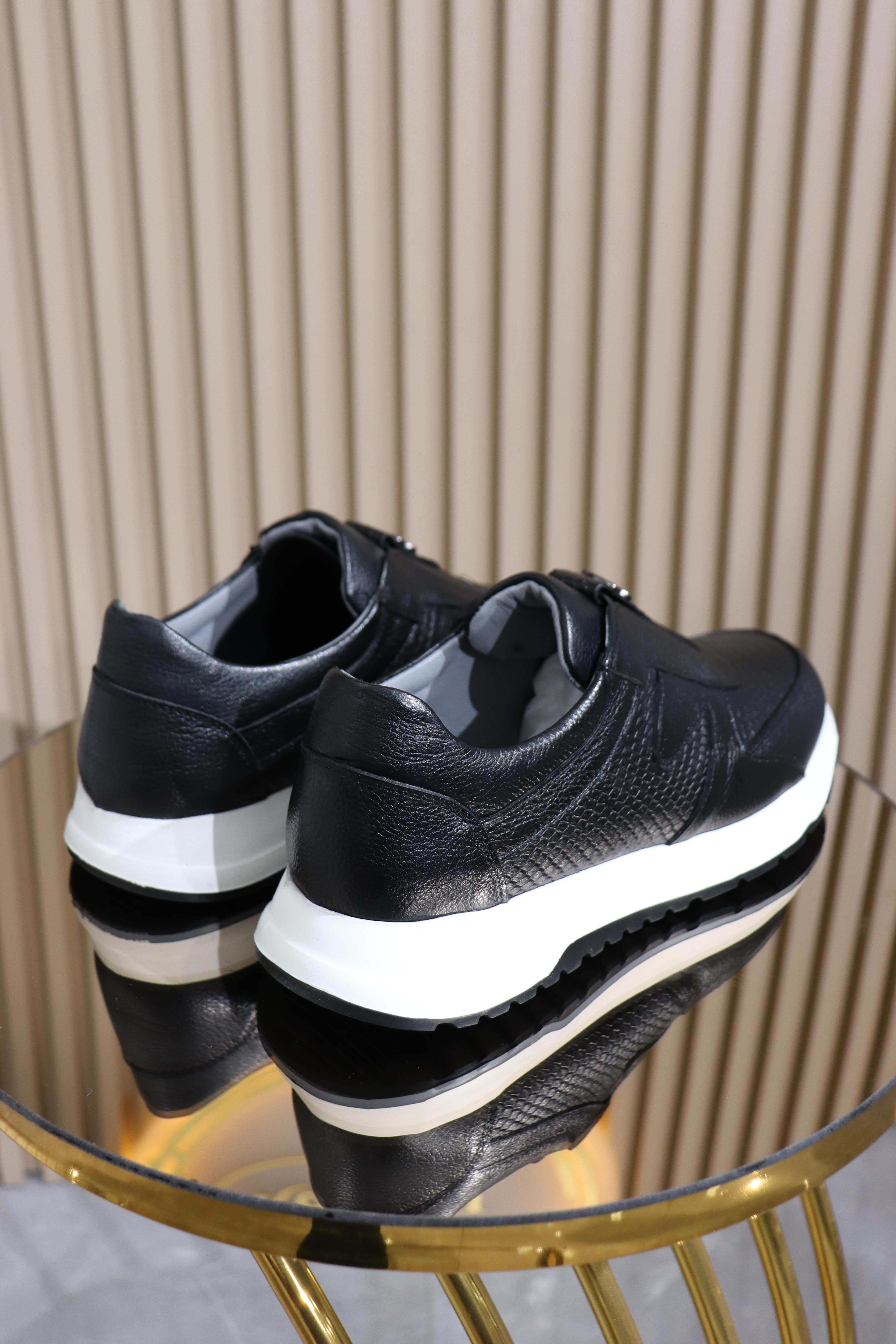 HAKİKİ DERİ BAĞCIKSIZ ERKEK SPOR AYAKKABI S-007