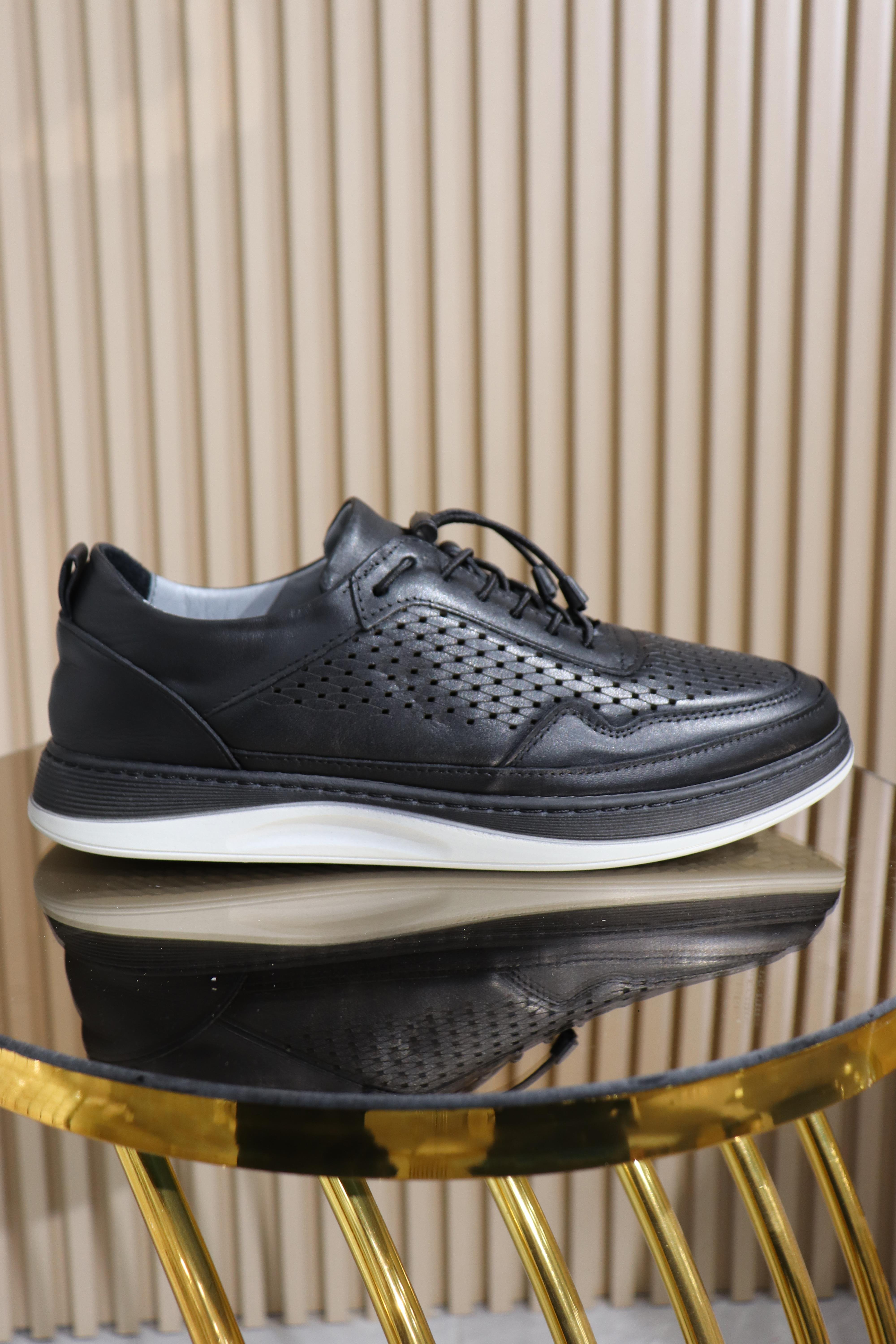 HAKİKİ DERİ DELİKLİ ERKEK SPOR AYAKKABI S-003