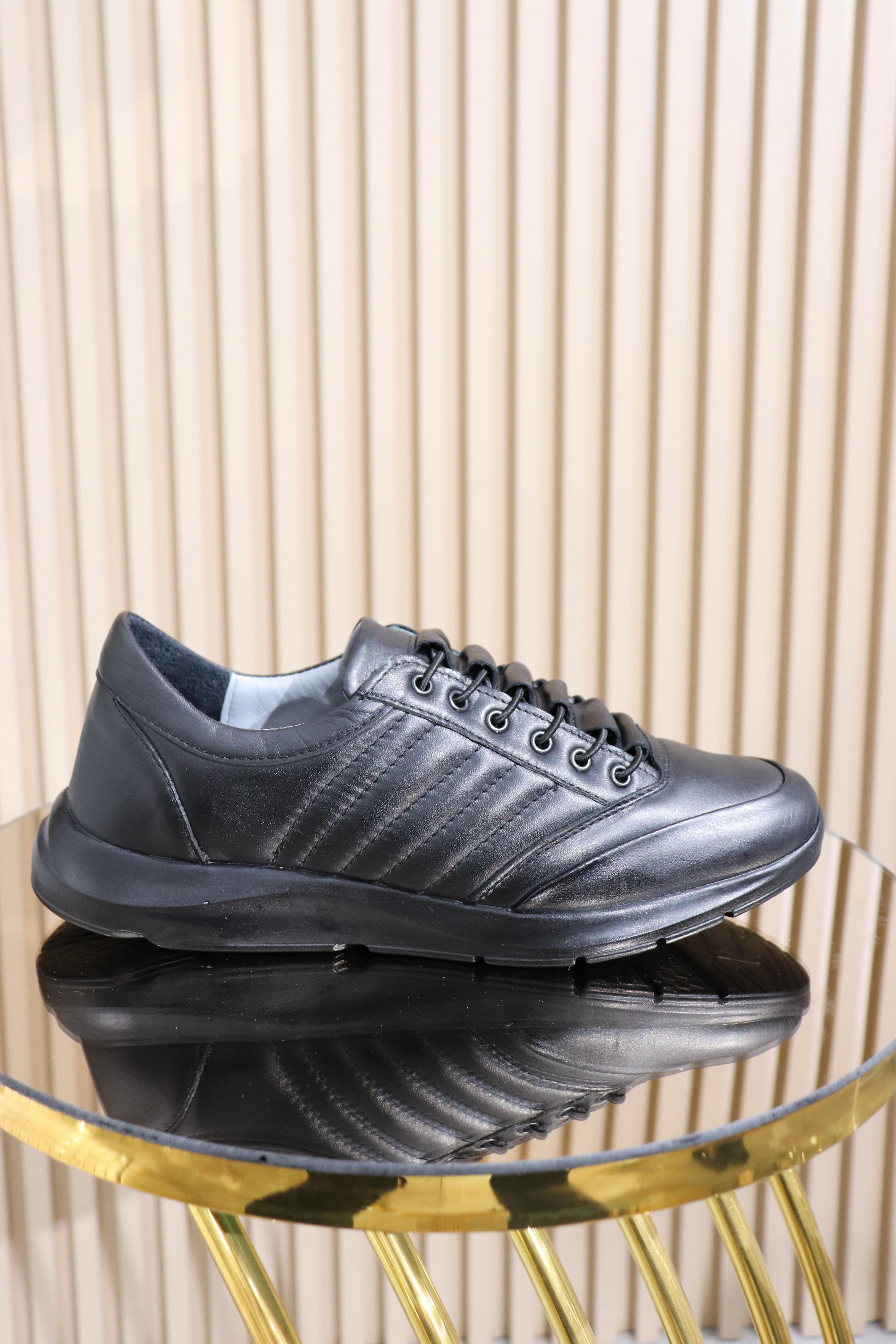 HAKİKİ DERİ KABARTMALI ERKEK SPOR AYAKKABI S-001