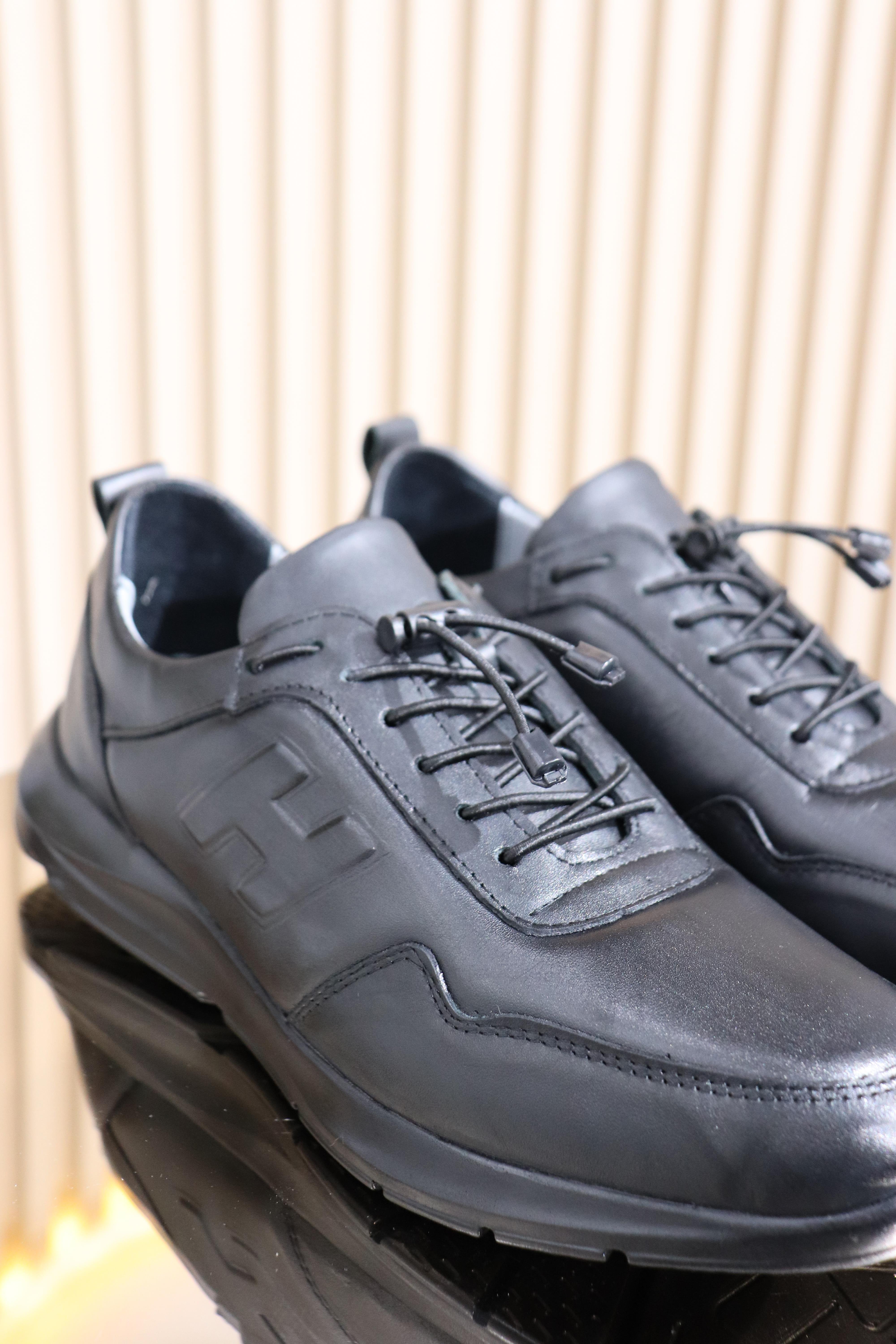 HAKİKİ DERİ LASTİKLİ ERKEK SPOR AYAKKABI S-002