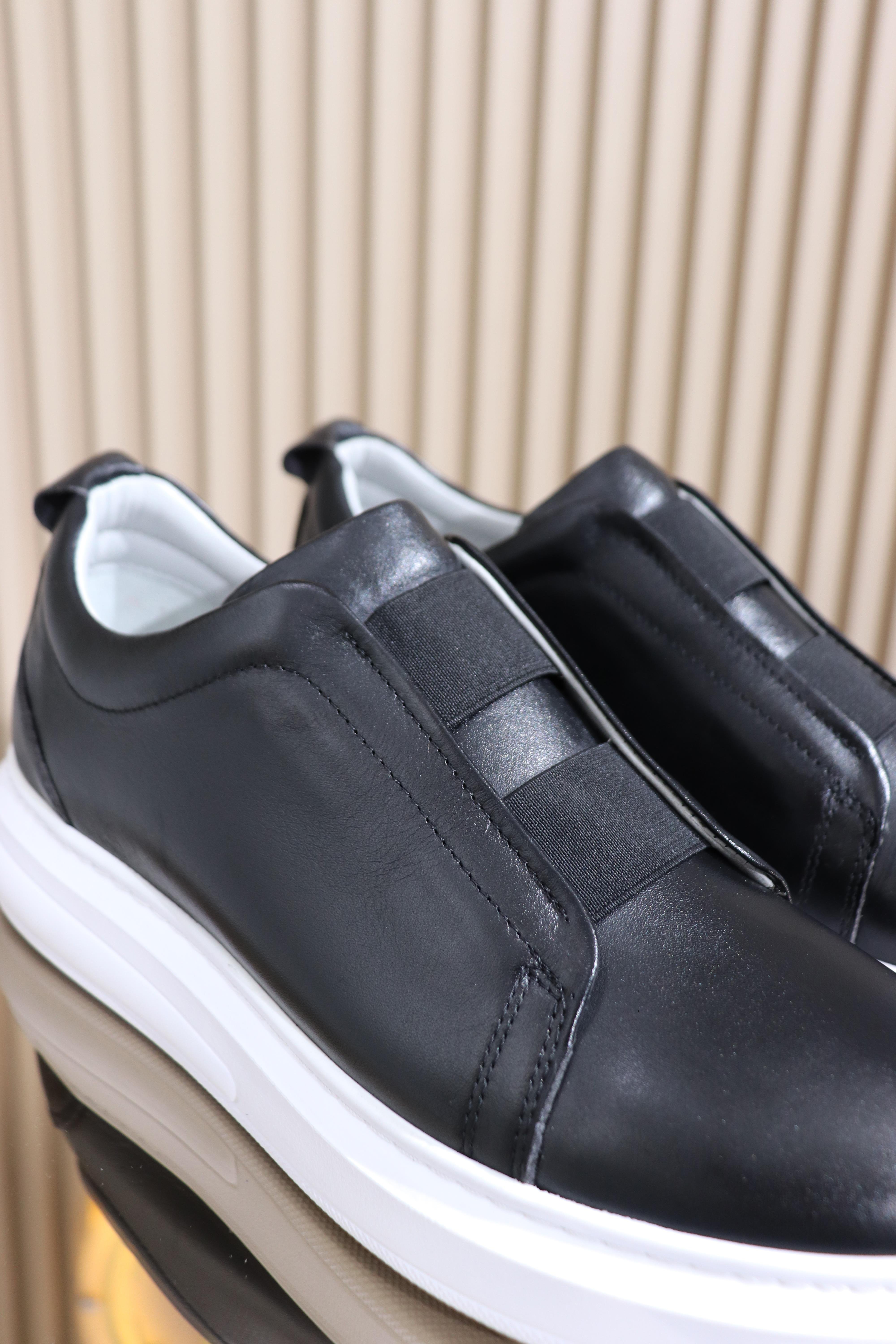 HAKİKİ DERİ LASTİKLİ ERKEK SPOR AYAKKABI S-009