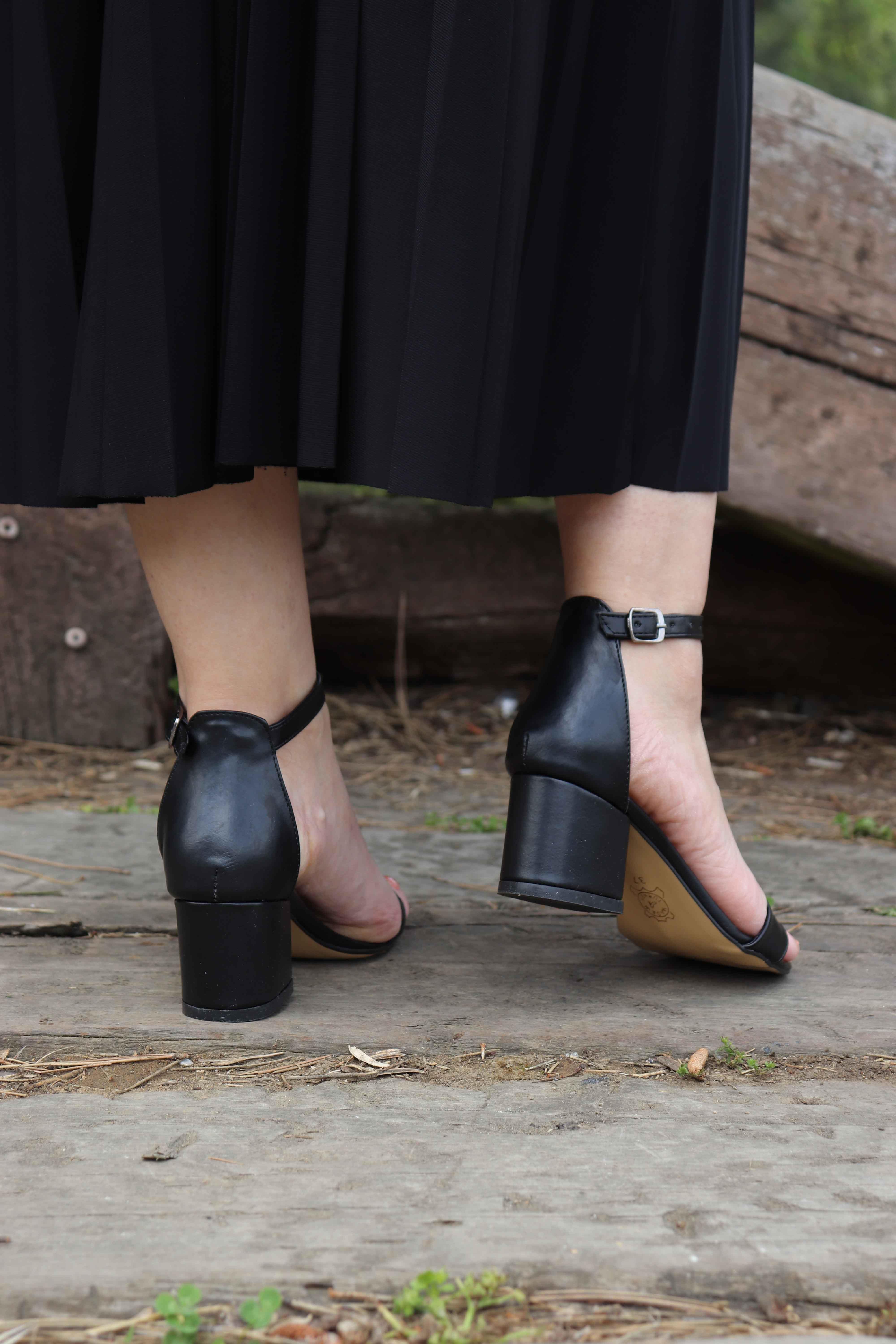 Kısa Topuk Tek Bant Topuklu Ayakkabı 553 - SIYAH