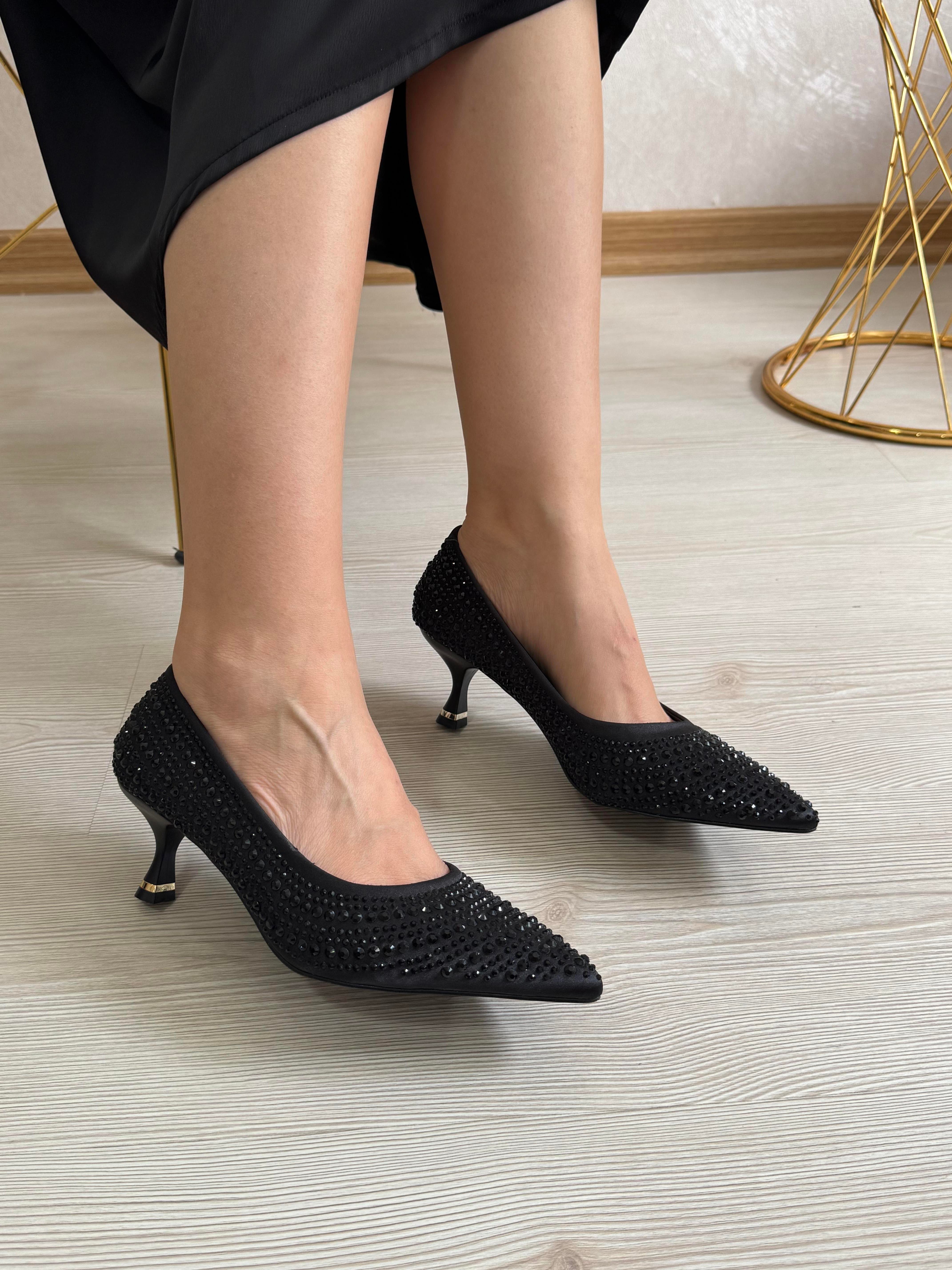 KISA TOPUKLU BONCUKLU KADIN TOPUKLU AYAKKABI 864